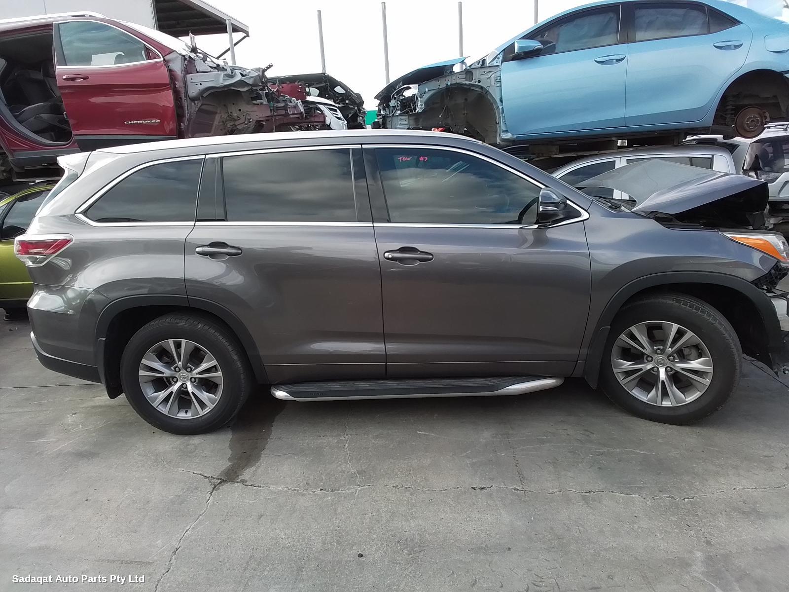 Toyota Kluger Armrest