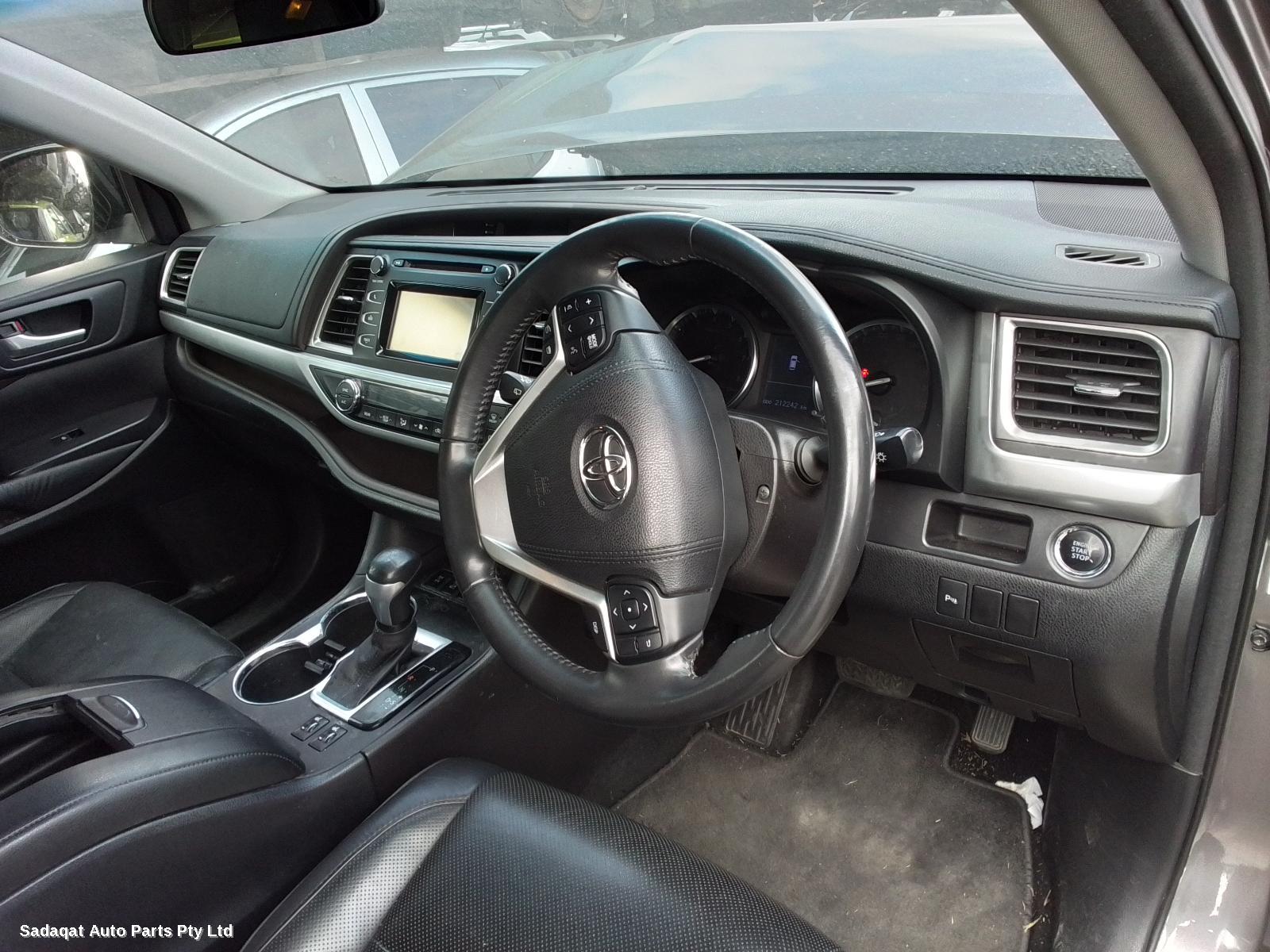 Toyota Kluger Armrest