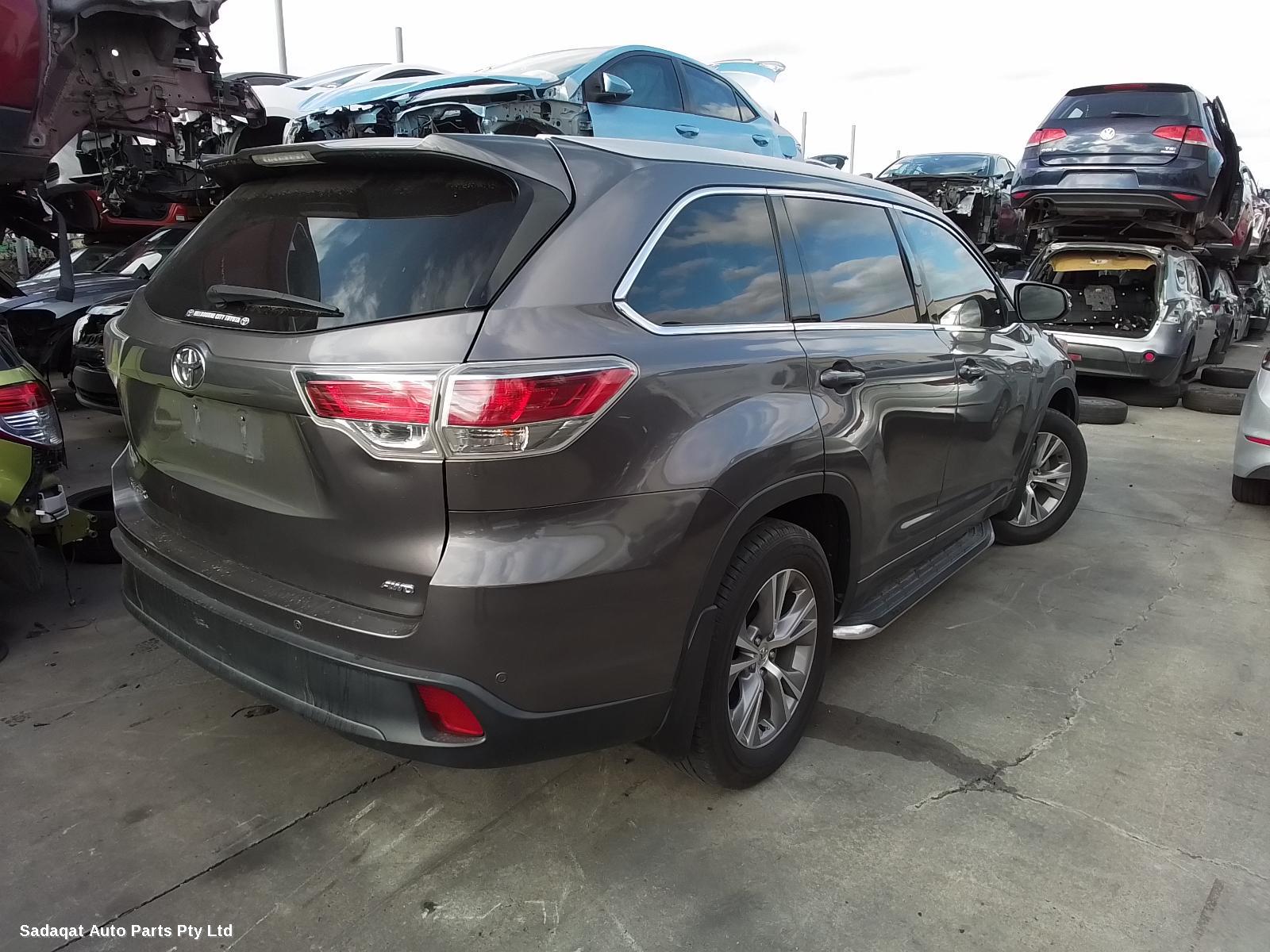 Toyota Kluger Armrest