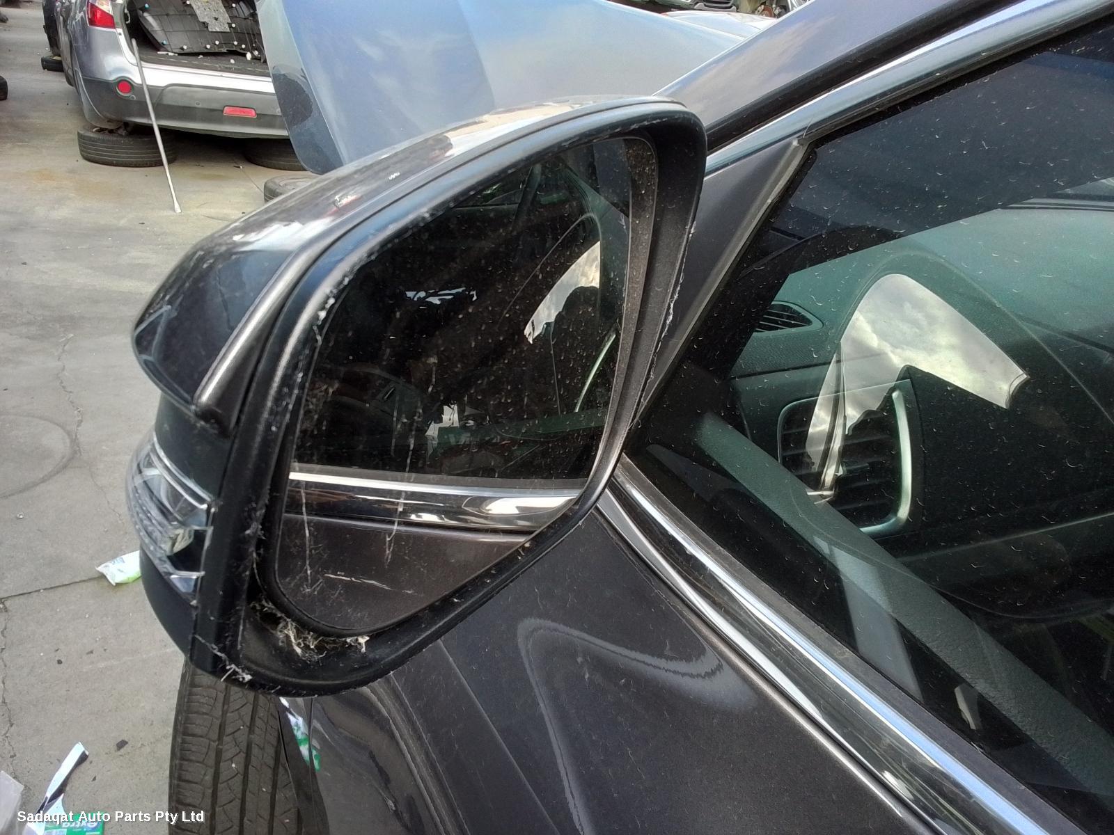 Toyota Kluger Armrest