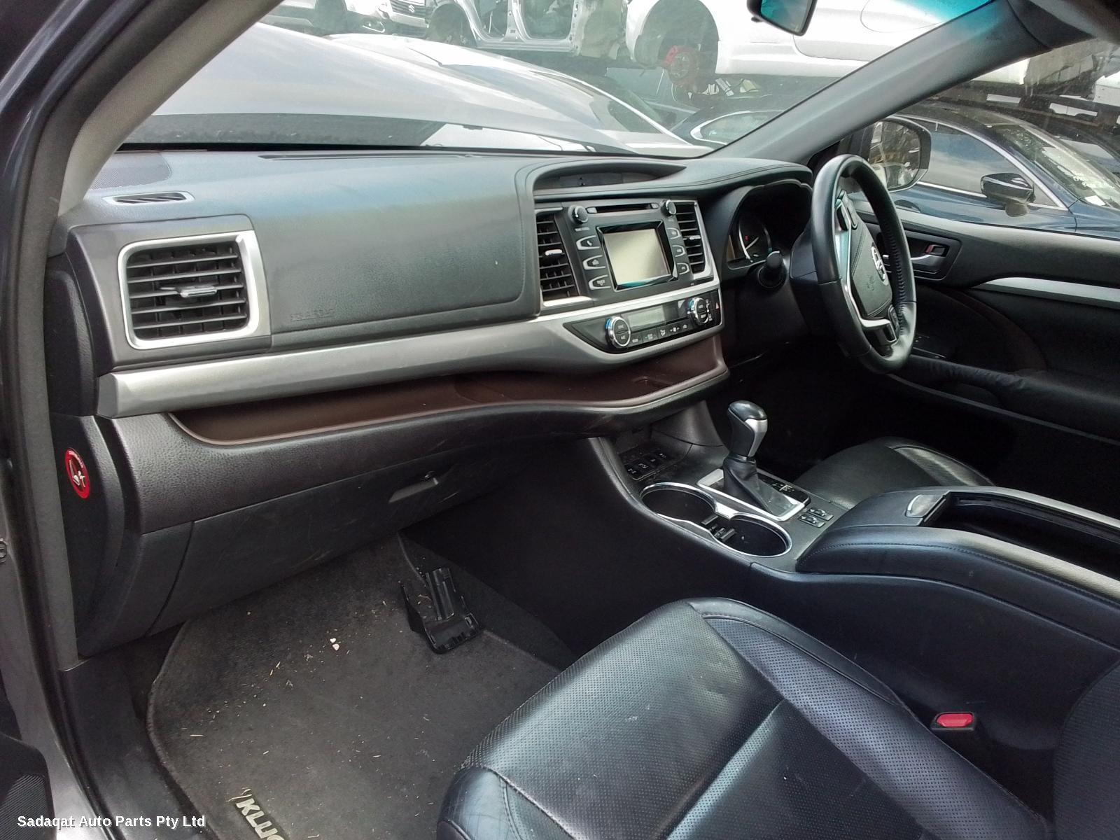 Toyota Kluger Armrest