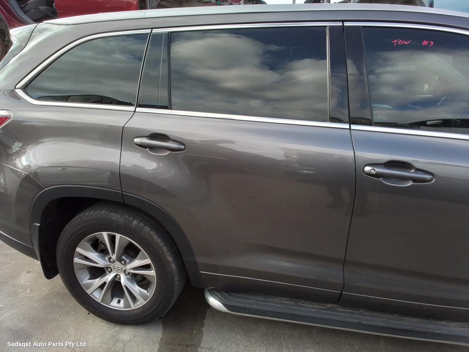 Toyota Kluger Armrest