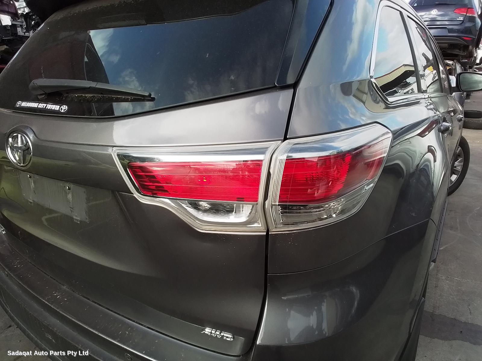 Toyota Kluger Armrest