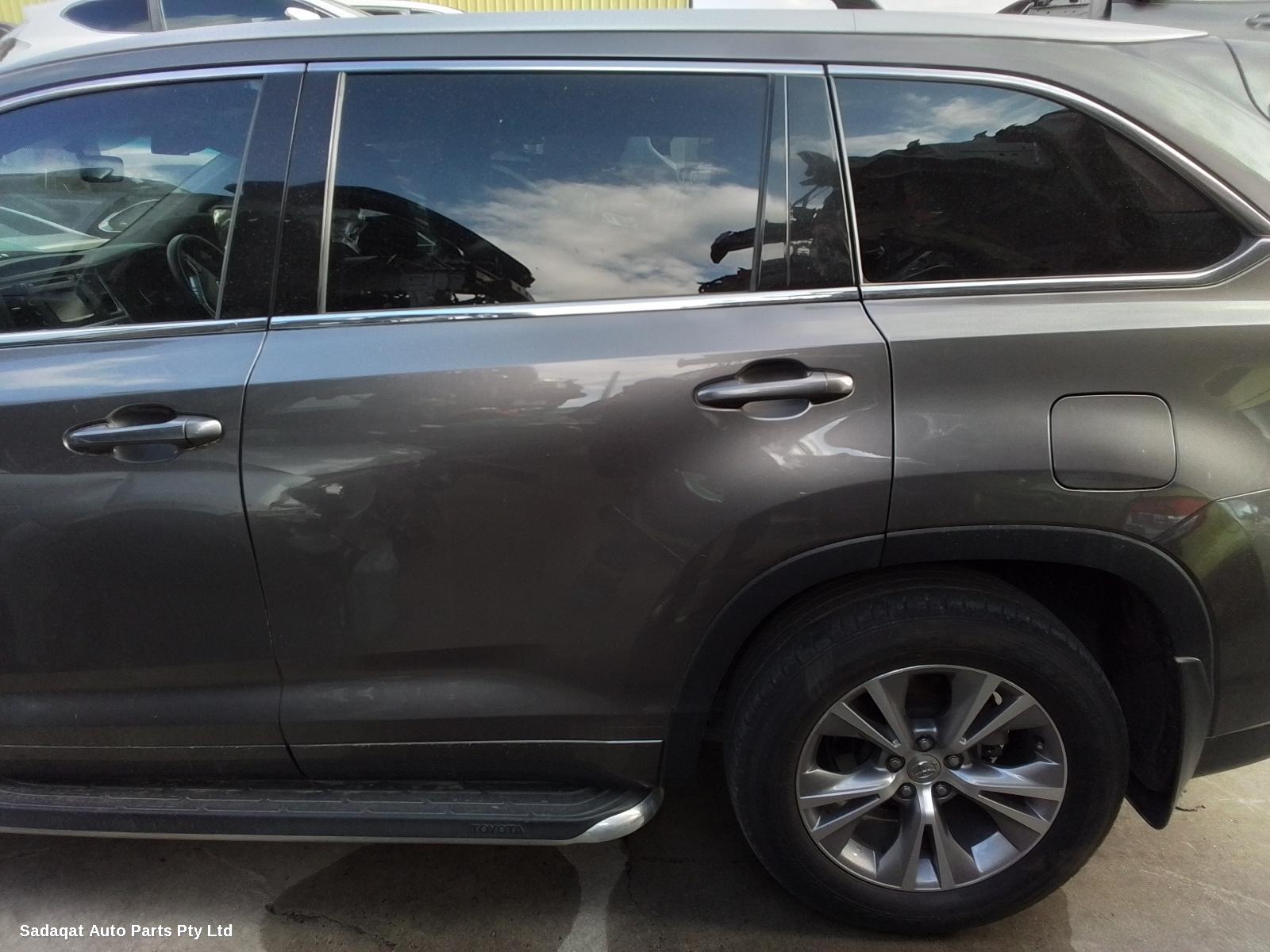 Toyota Kluger Armrest