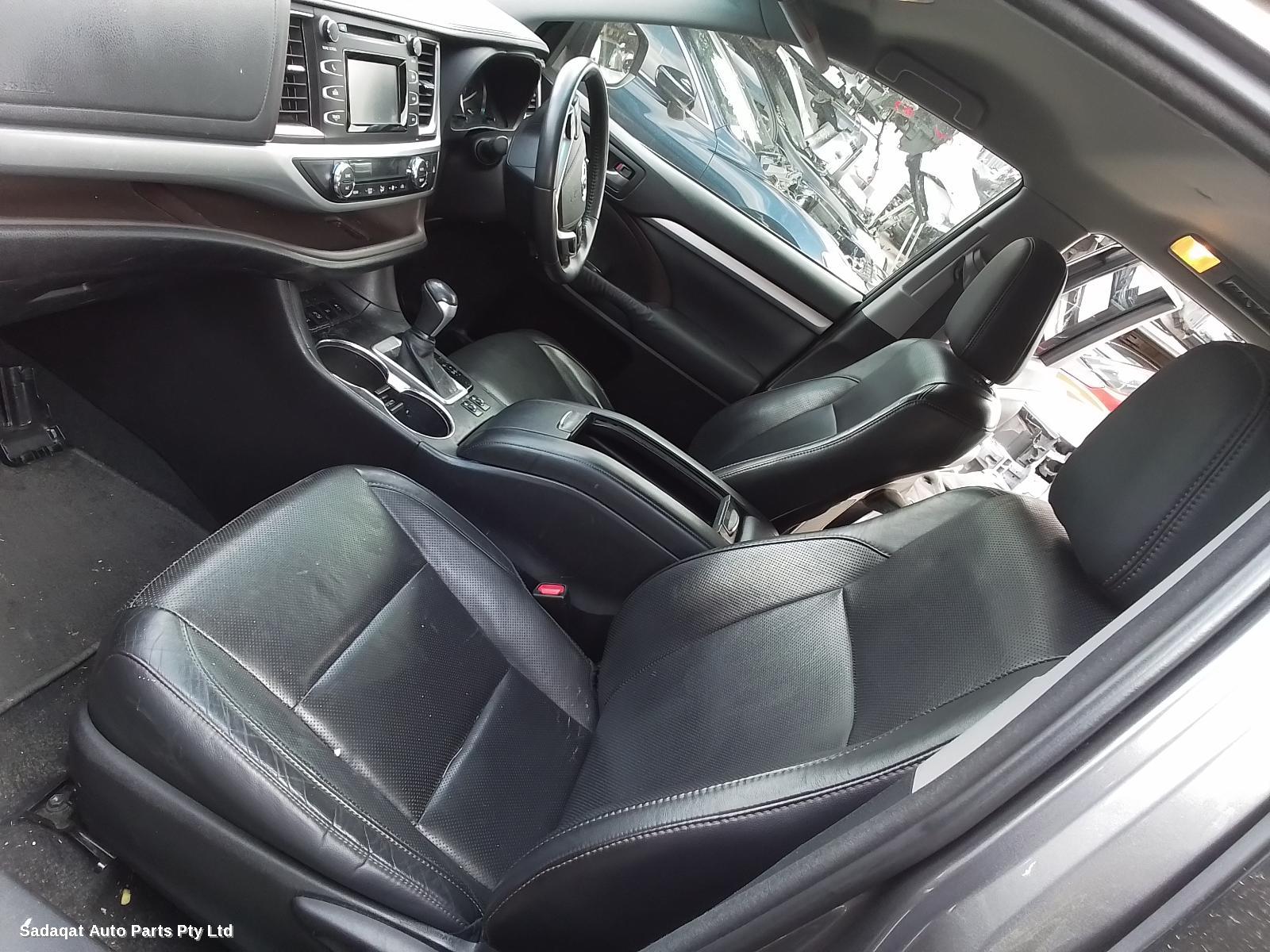 Toyota Kluger Armrest