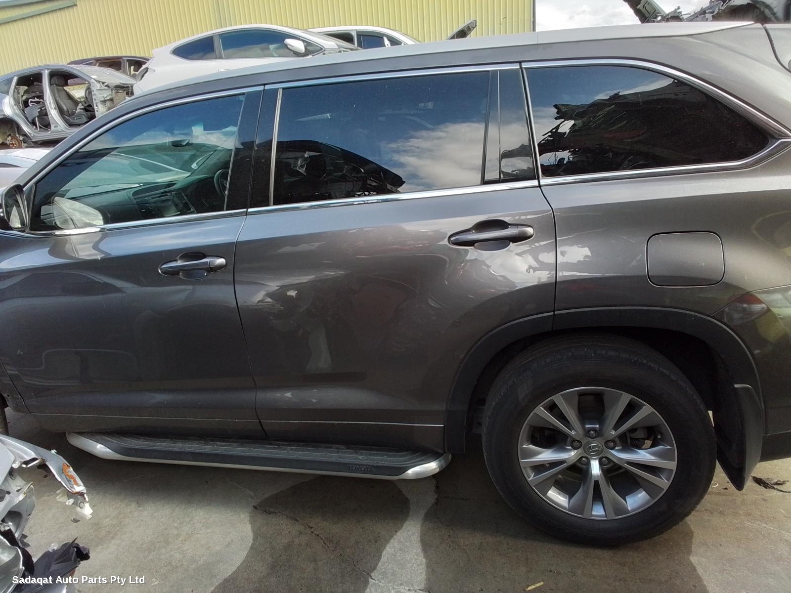 Toyota Kluger Armrest