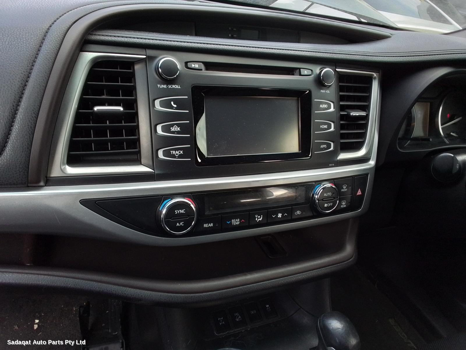 Toyota Kluger Armrest