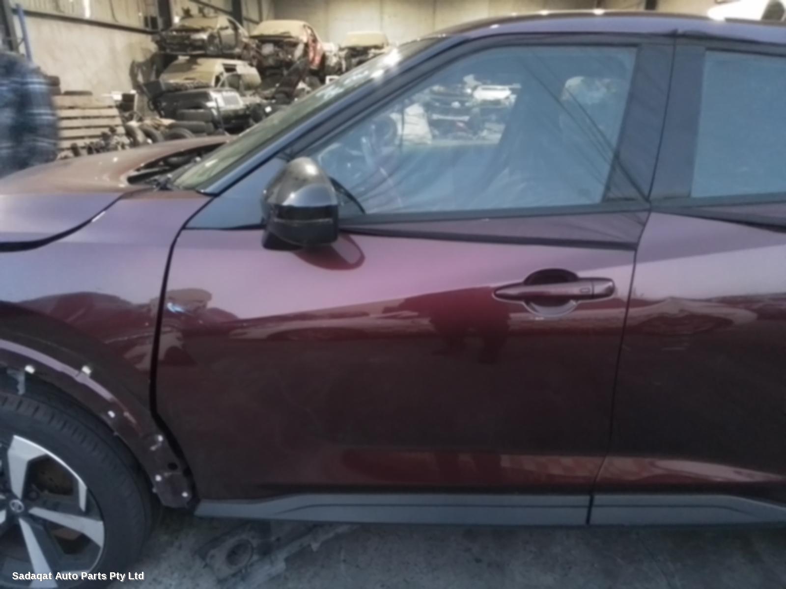 Nissan Juke Hoodlining