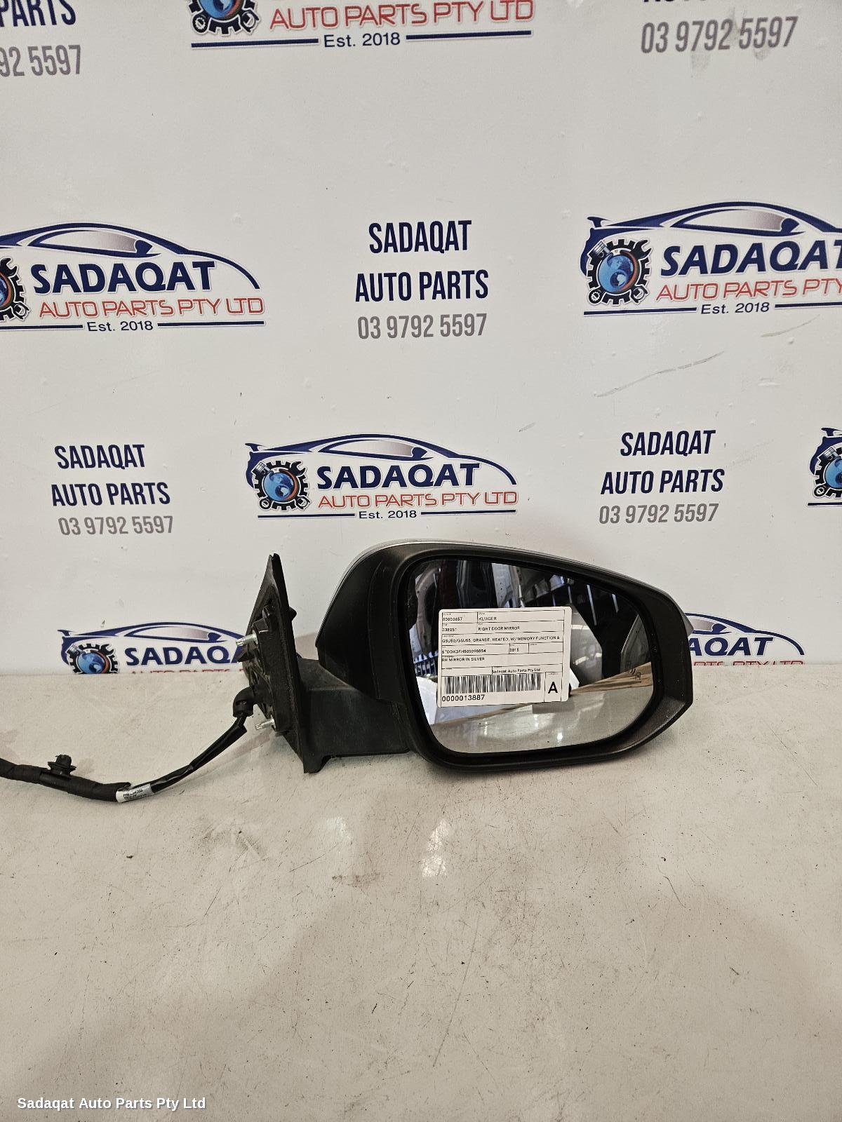 Toyota Kluger Right Door Mirror