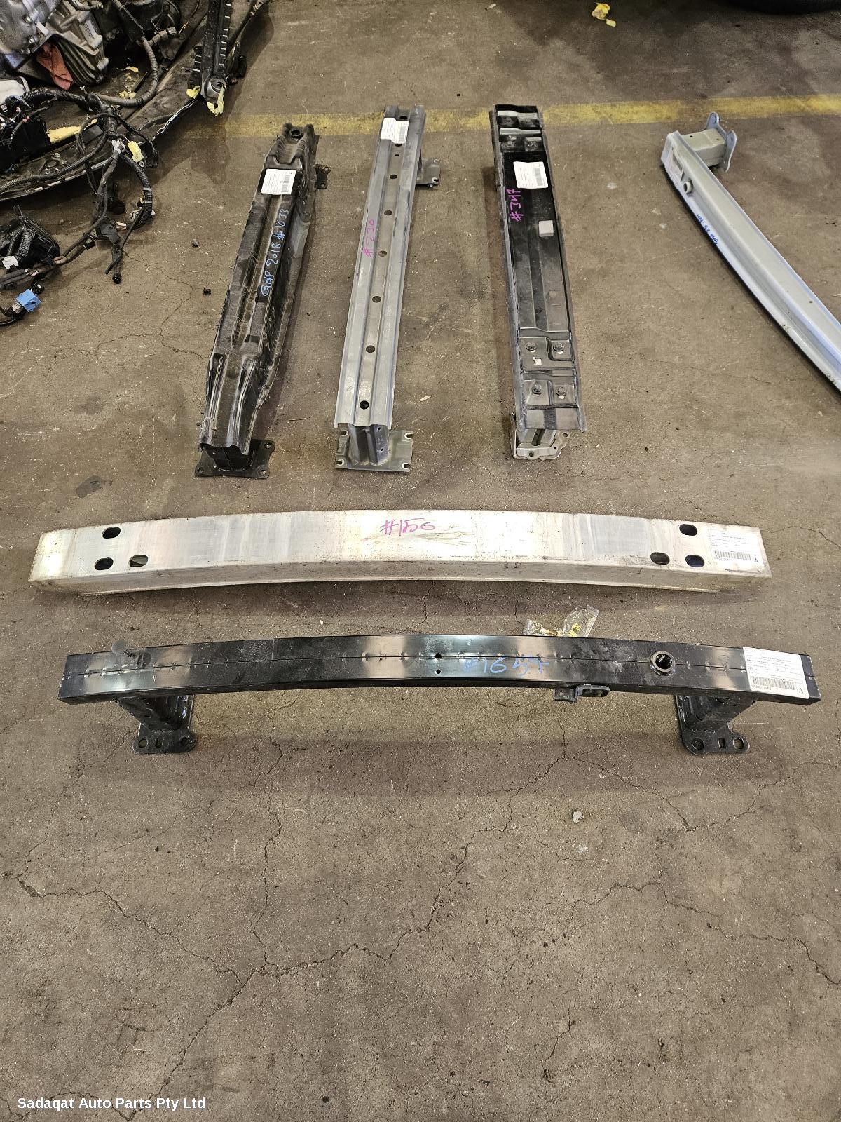 Nissan Dualis F/bar Reinforc/brack