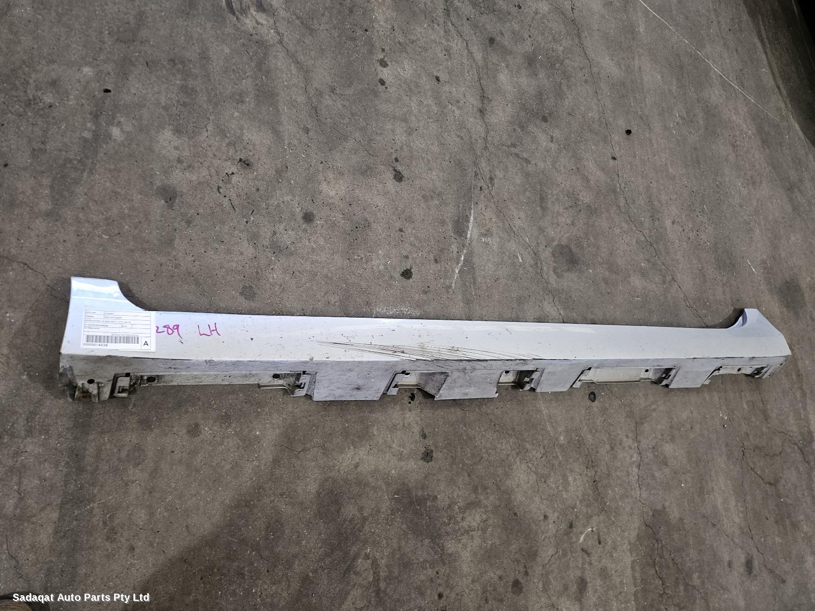 Toyota Camry Side Step/skirt