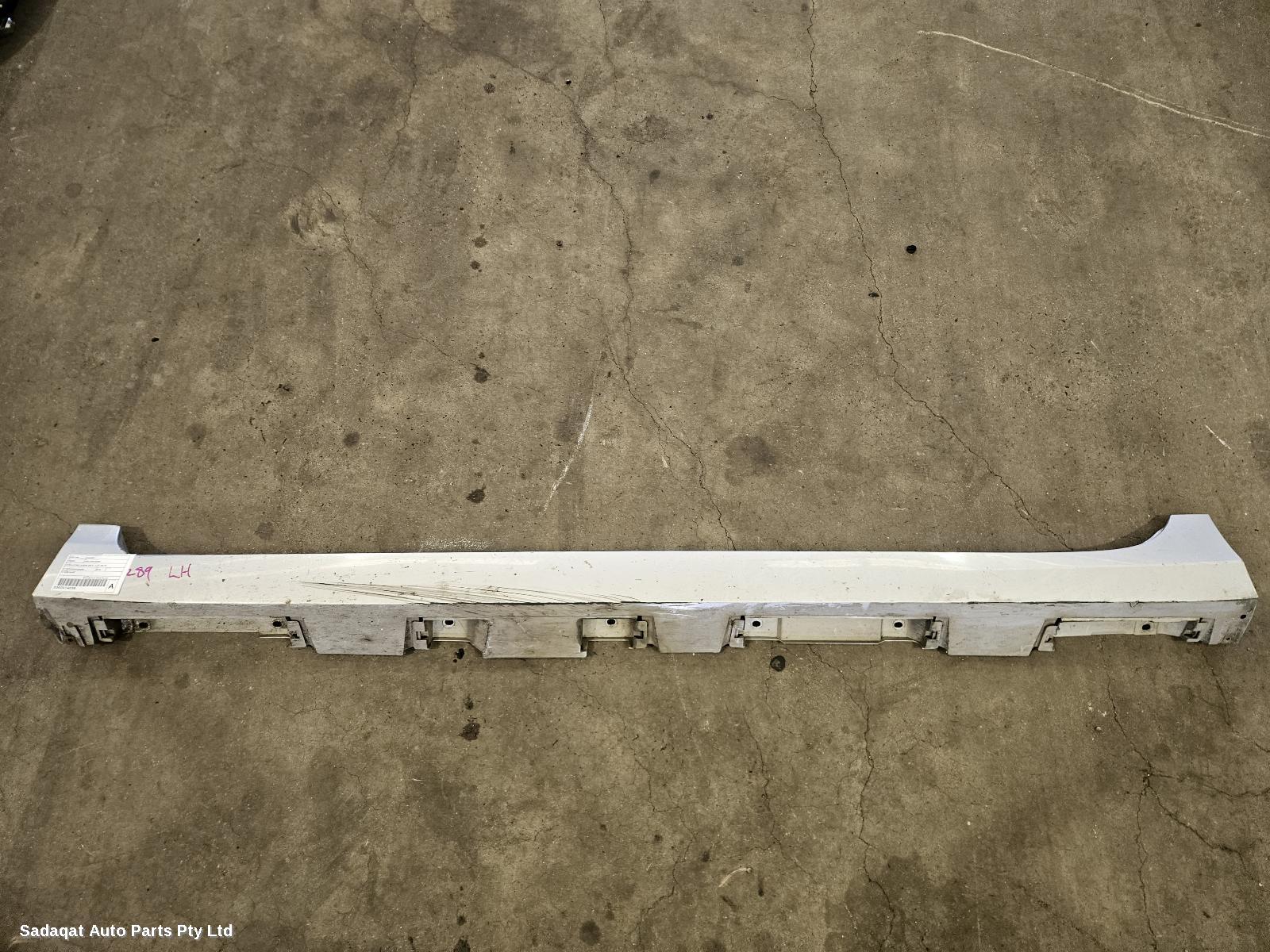 Toyota Camry Side Step/skirt