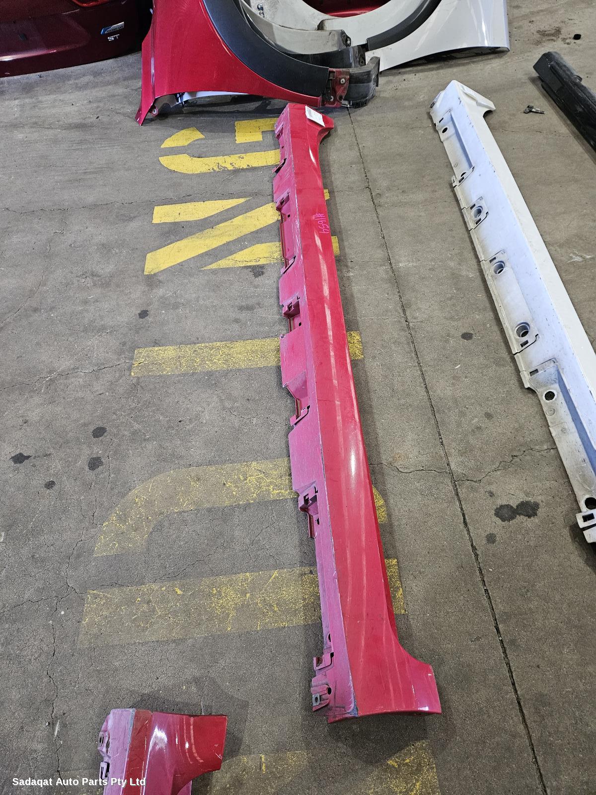 Toyota Camry Side Step/skirt