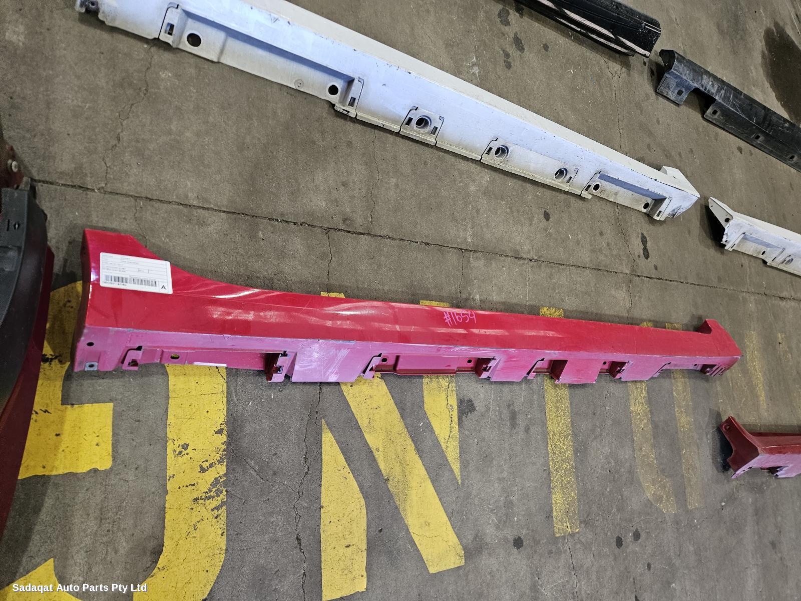 Toyota Camry Side Step/skirt