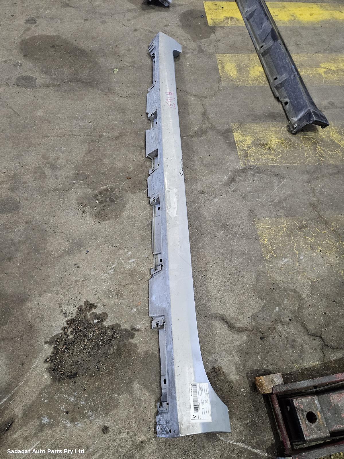 Toyota Camry Side Step/skirt