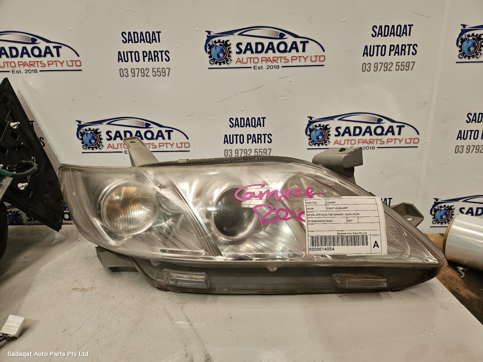 Toyota Camry Right Headlamp