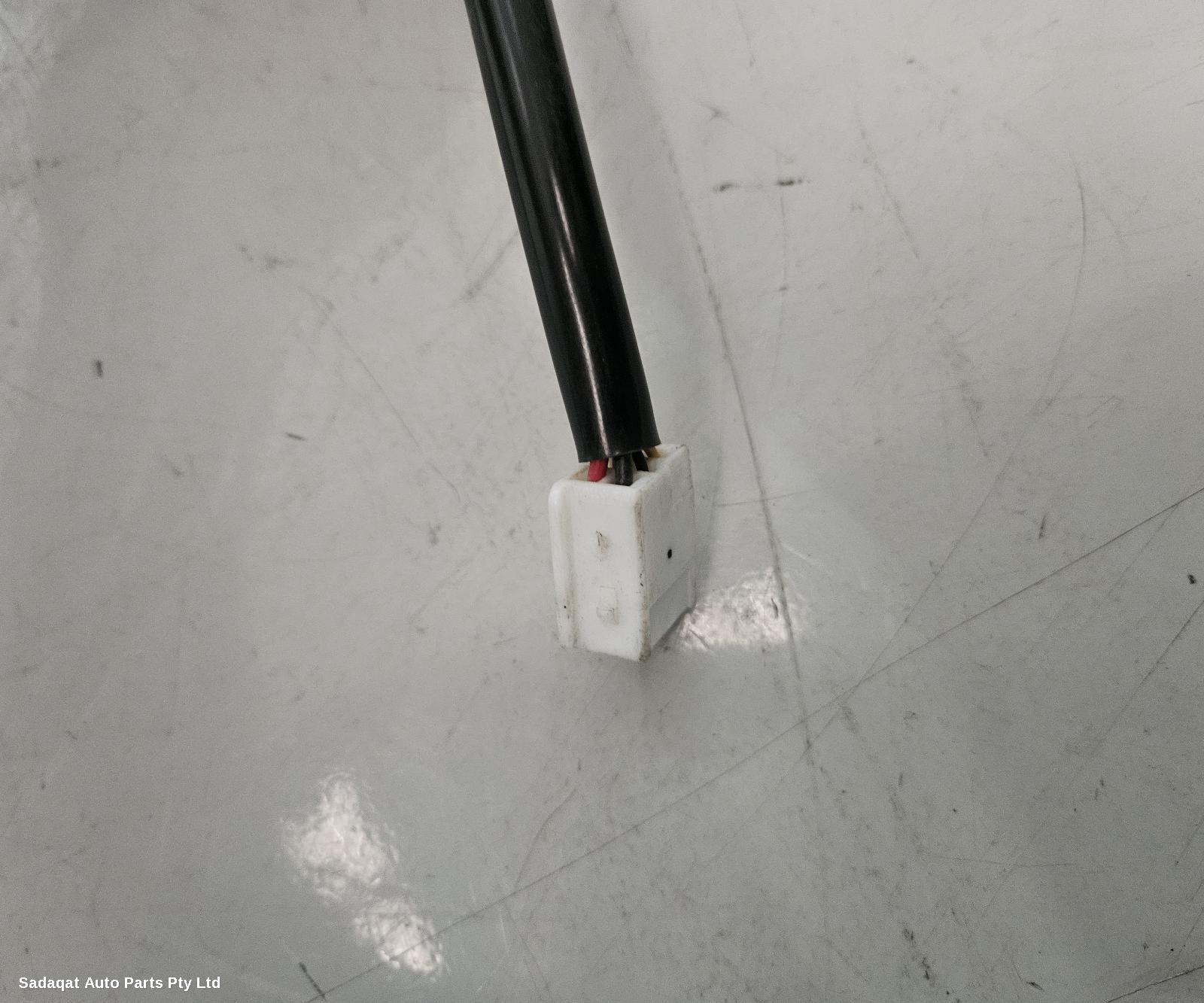 Toyota Kluger Hatch Strut