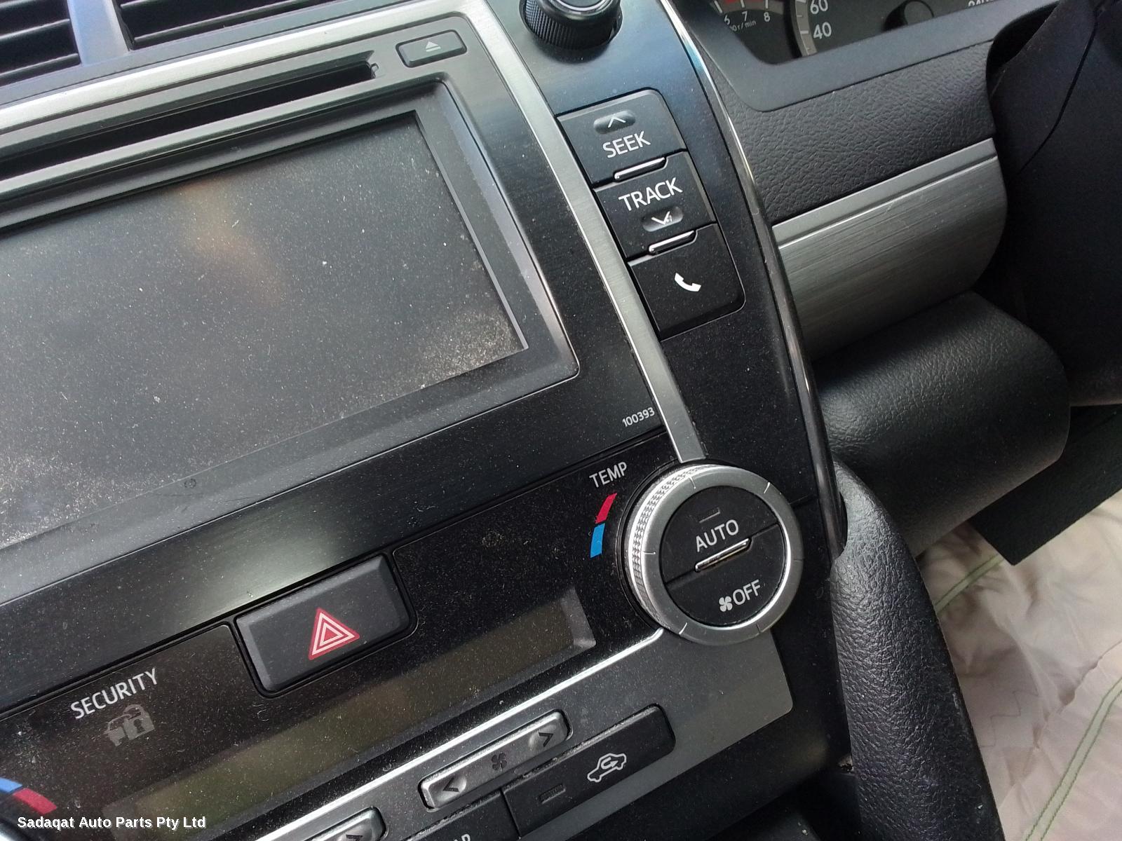 Toyota Camry Left Guard