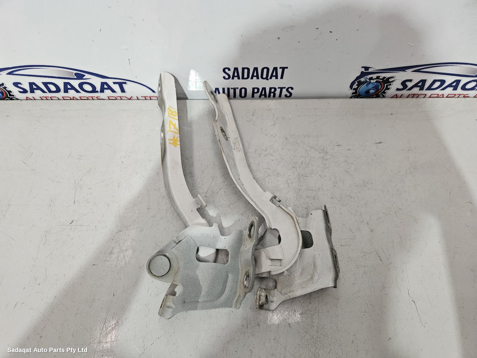 Hyundai I20 Bonnet Hinge/strut