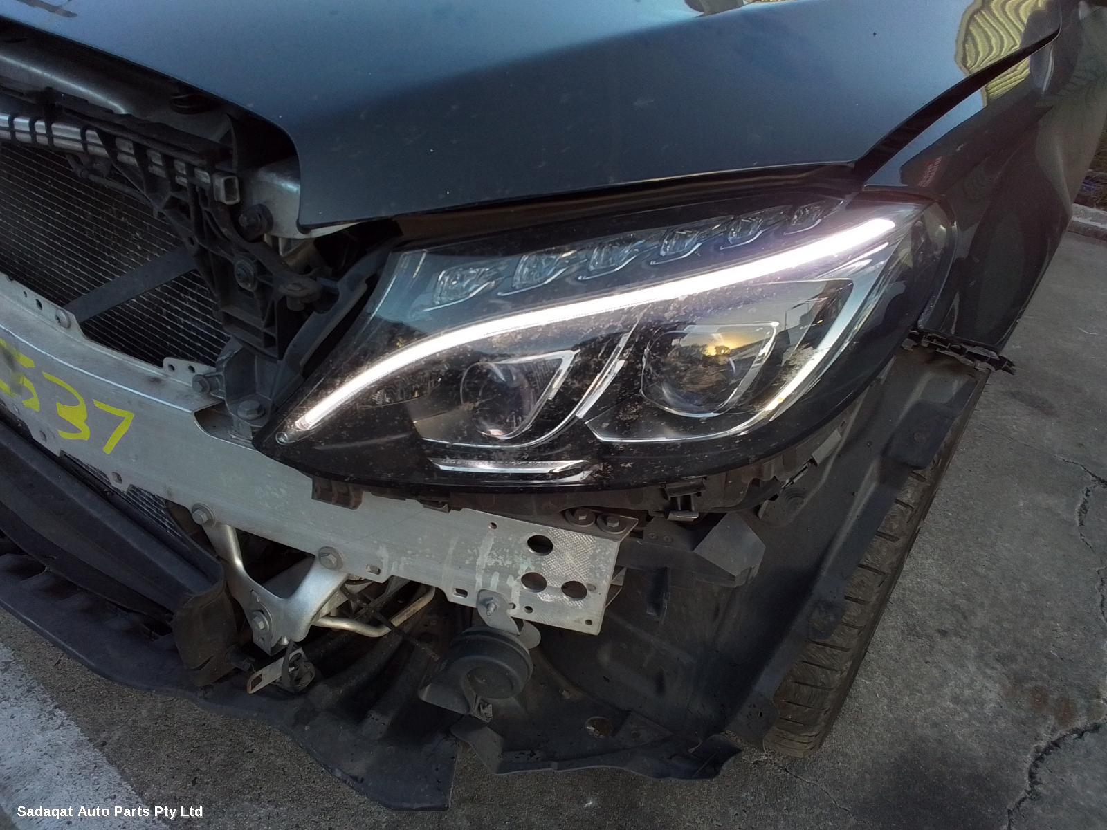 Mercedes C Class Right Headlamp
