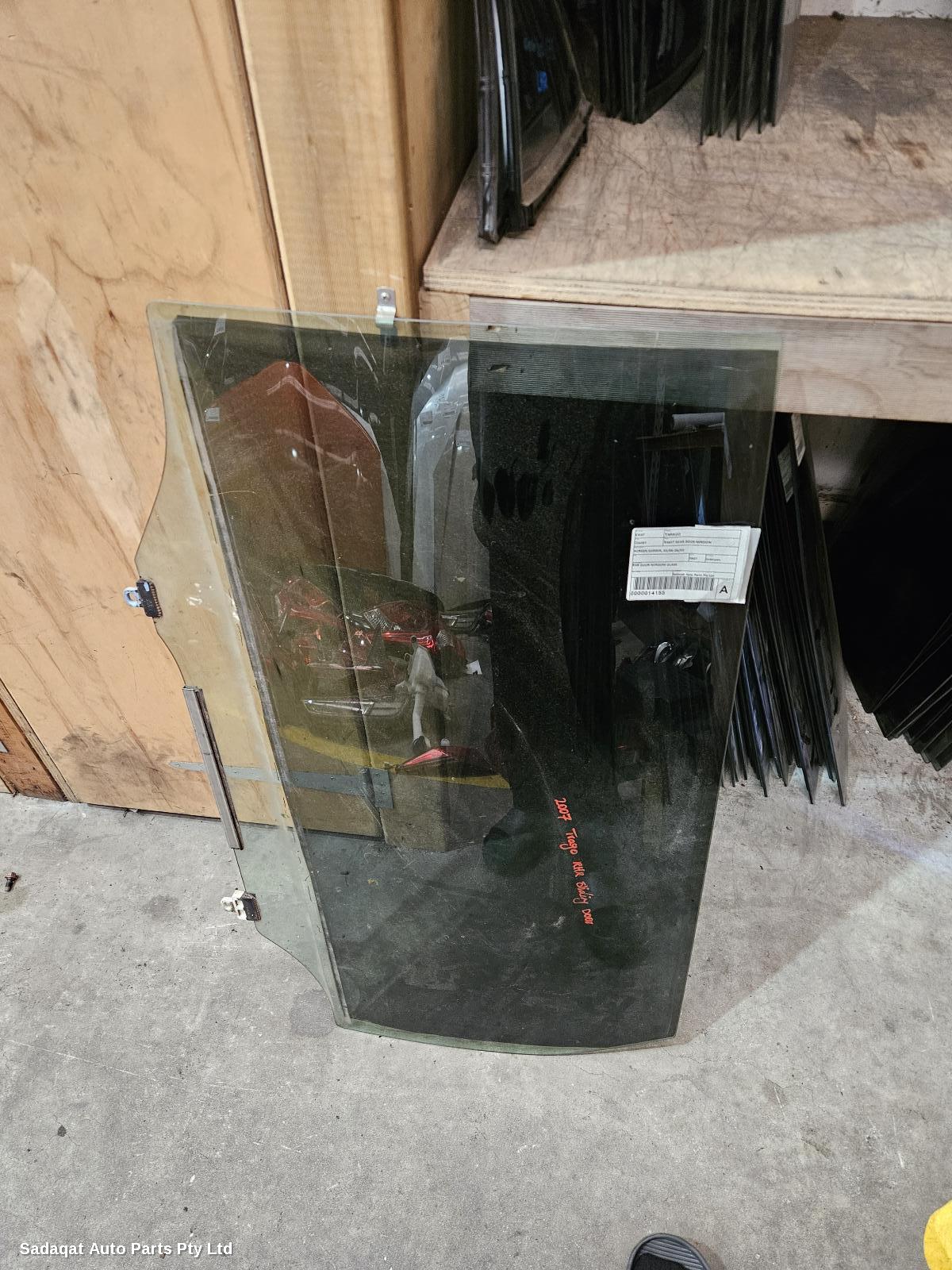 Toyota Tarago Right Rear Door Window