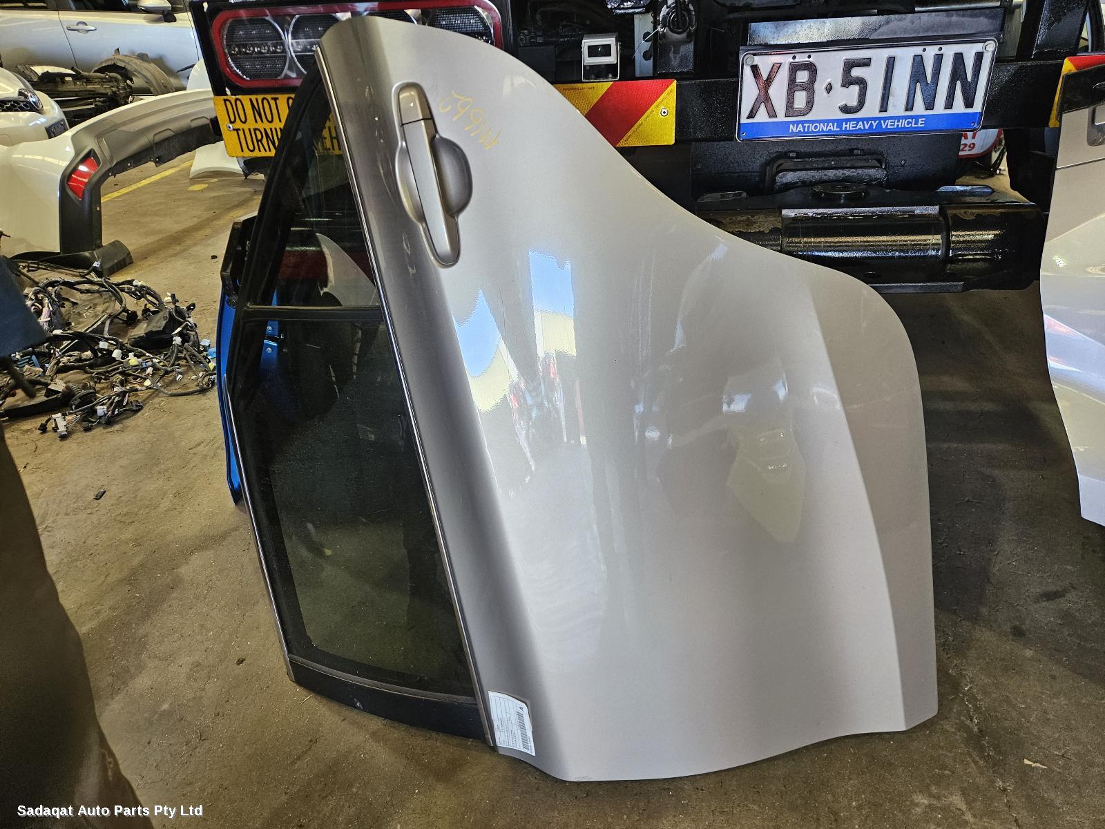 Toyota Camry Left Rear Door/sliding