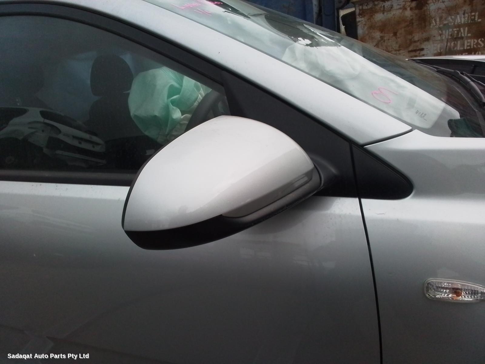 Kia Stonic Right Door Mirror