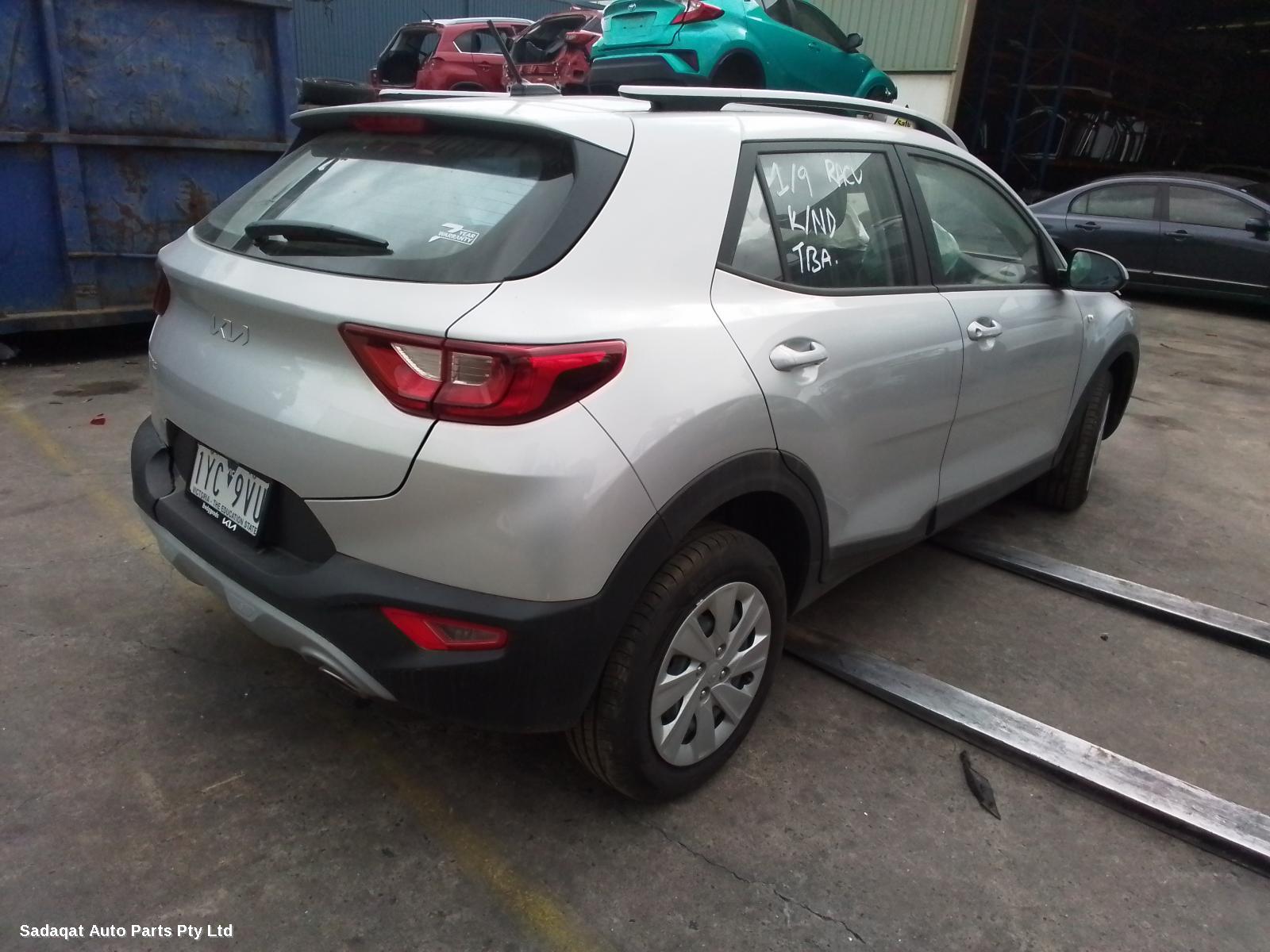 Kia Stonic Right Door Mirror