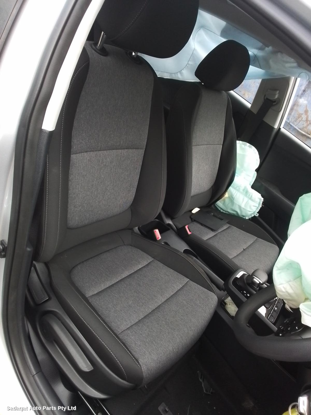 Kia Stonic Right Door Mirror