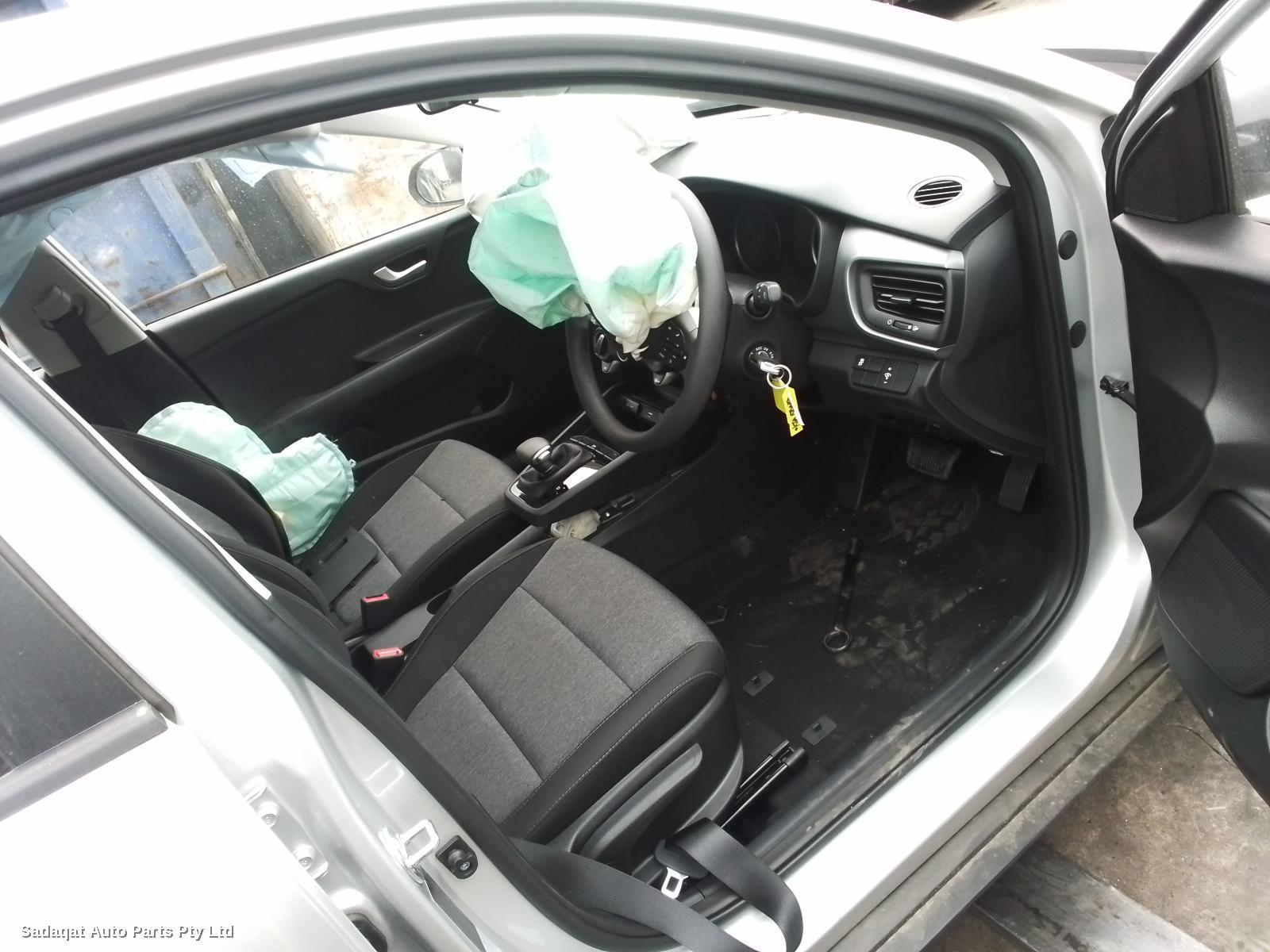 Kia Stonic Right Door Mirror