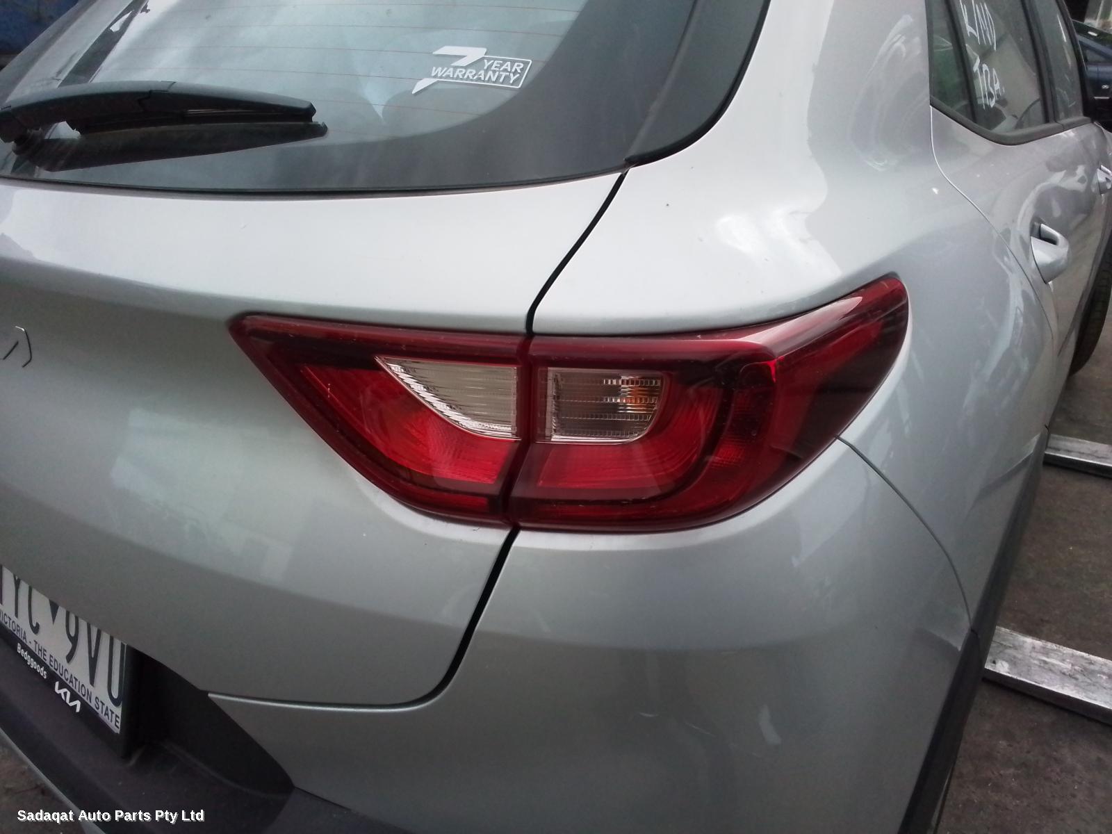 Kia Stonic Right Door Mirror