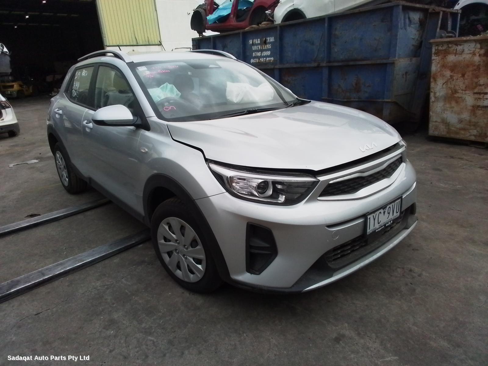 Kia Stonic Right Door Mirror