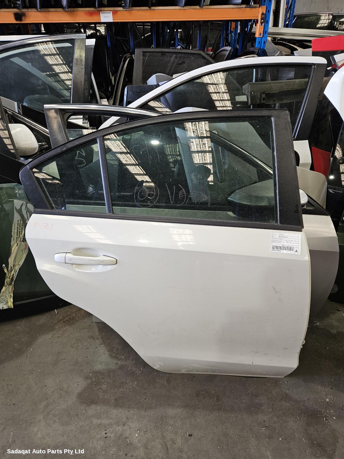 Subaru Impreza Right_rear_door_sliding