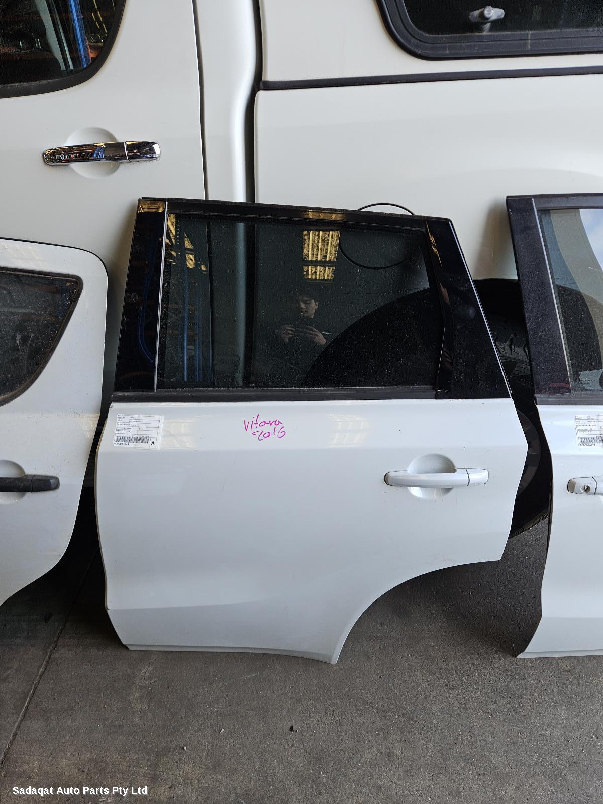 Suzuki Vitara Left Rear Door/sliding