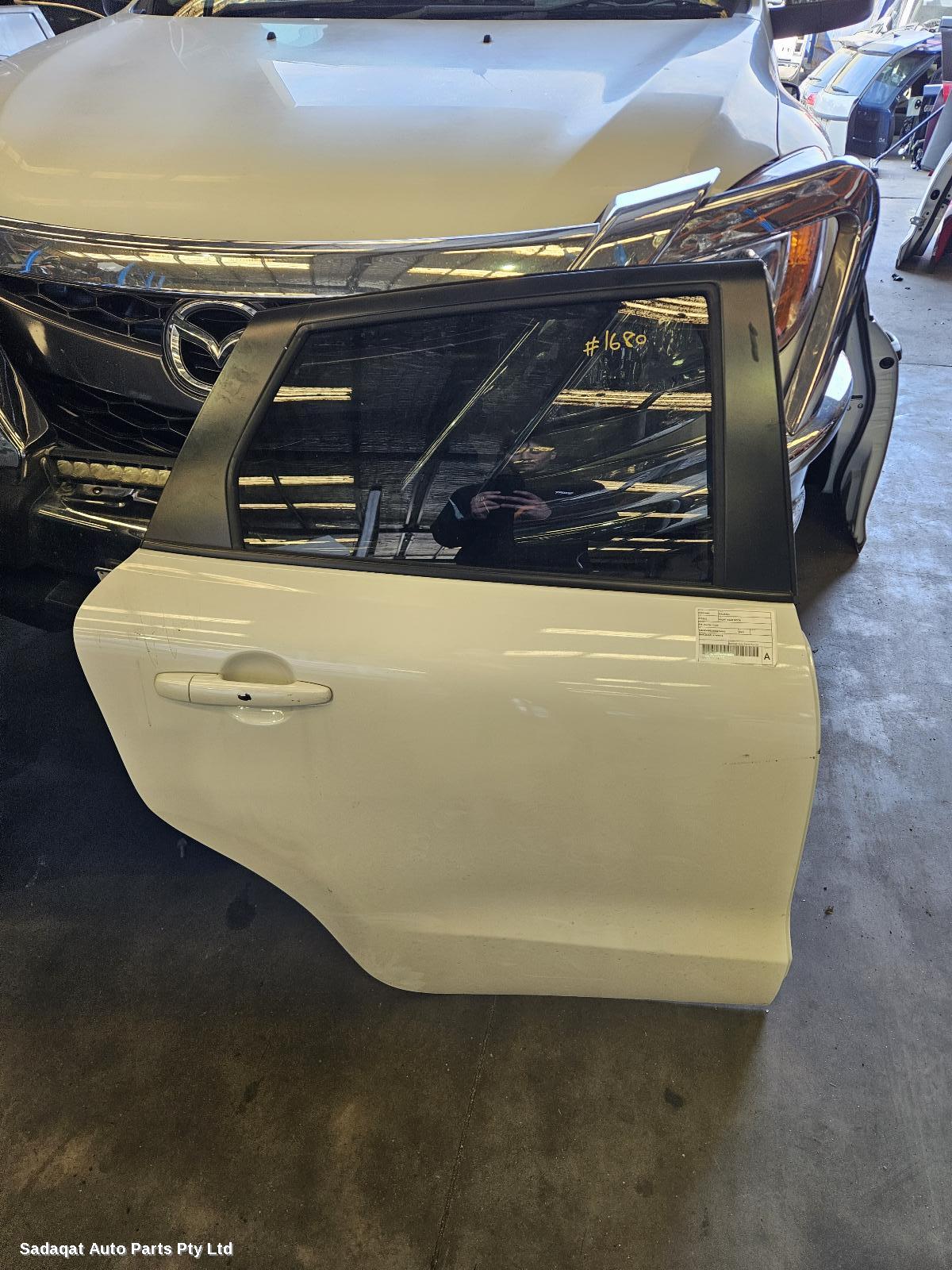 Suzuki Baleno Right_rear_door_sliding