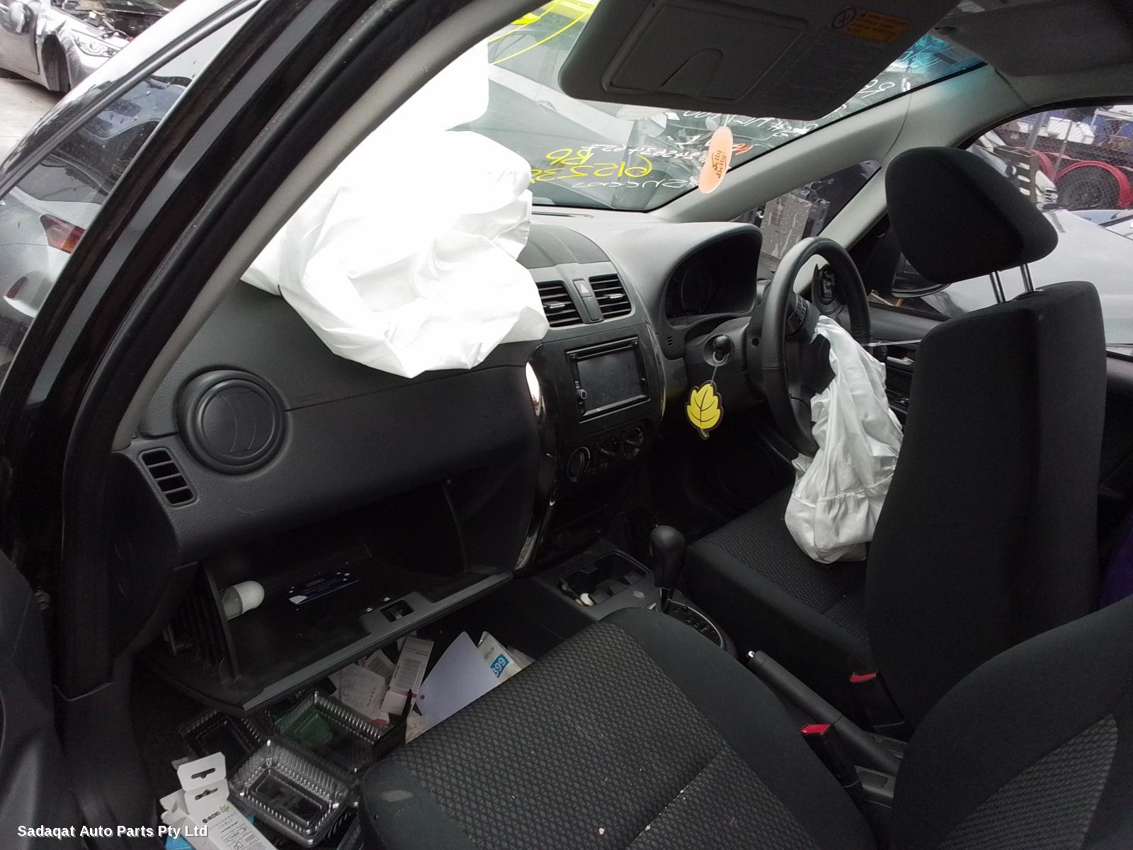 Suzuki Sx4 Left Taillight