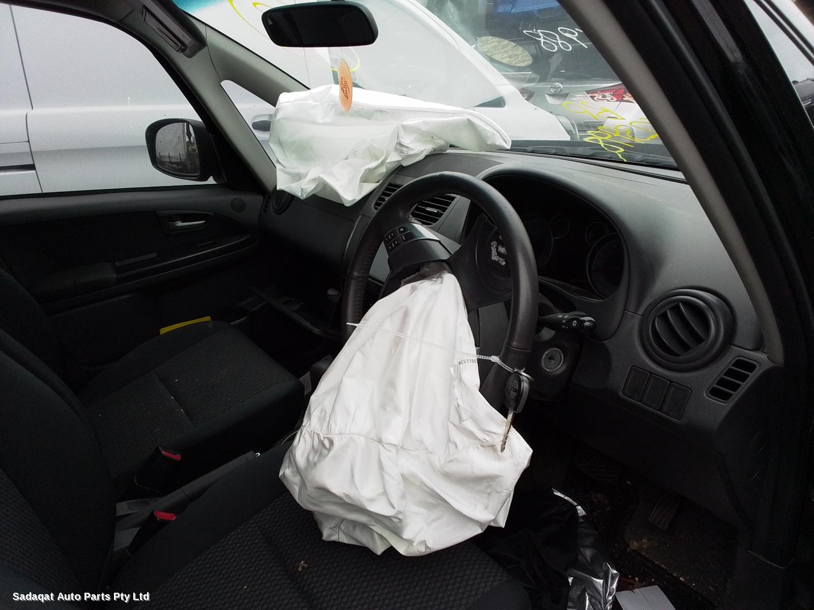 Suzuki Sx4 Left Taillight