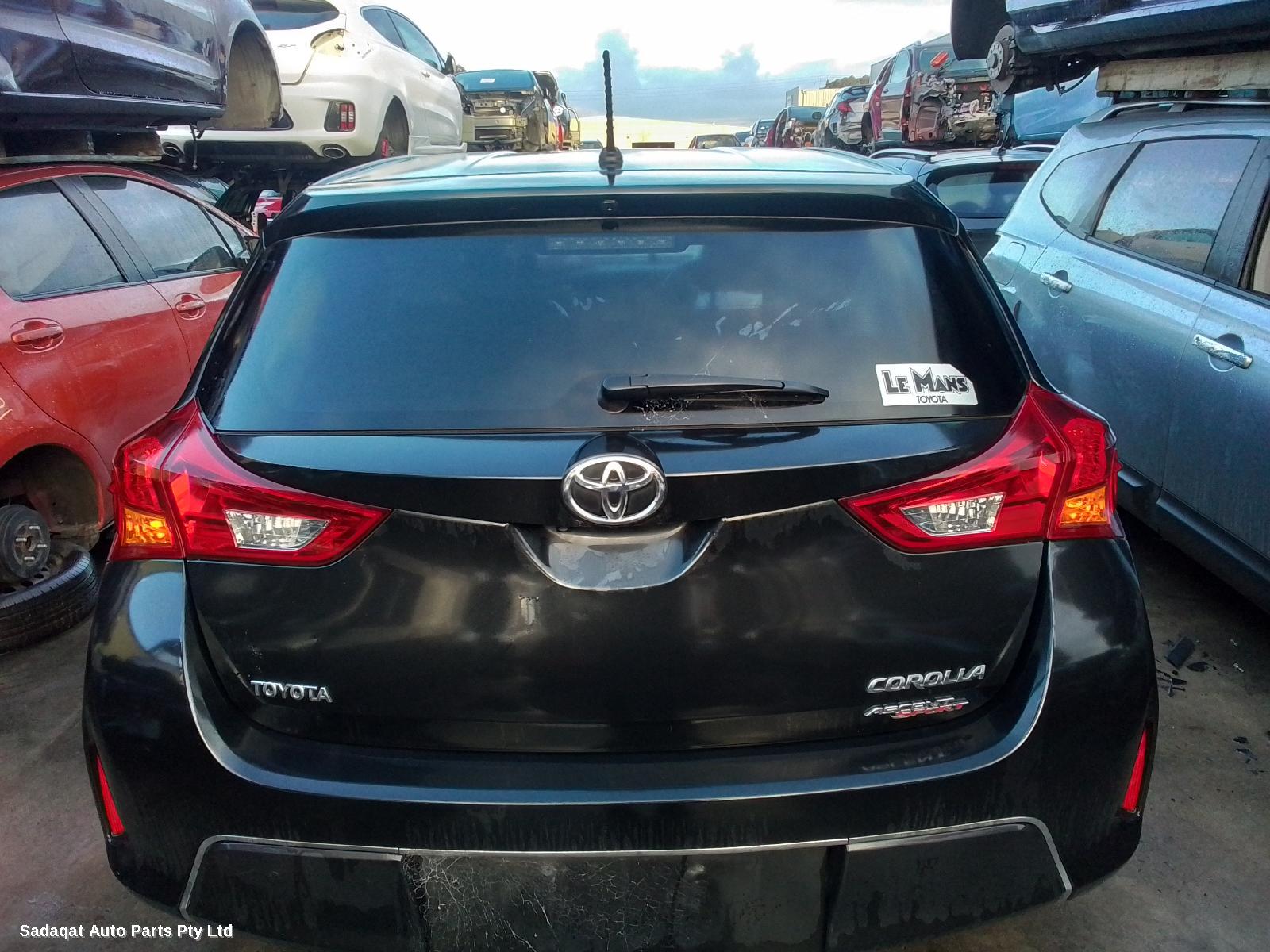 Toyota Corolla Left Taillight