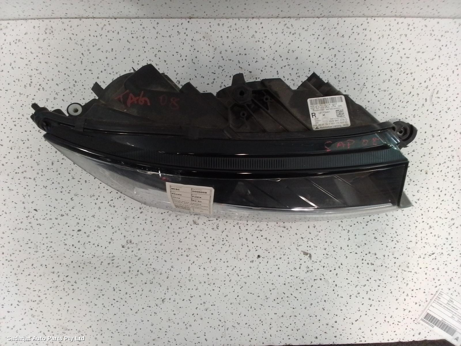 Skoda Fabia Right Headlamp