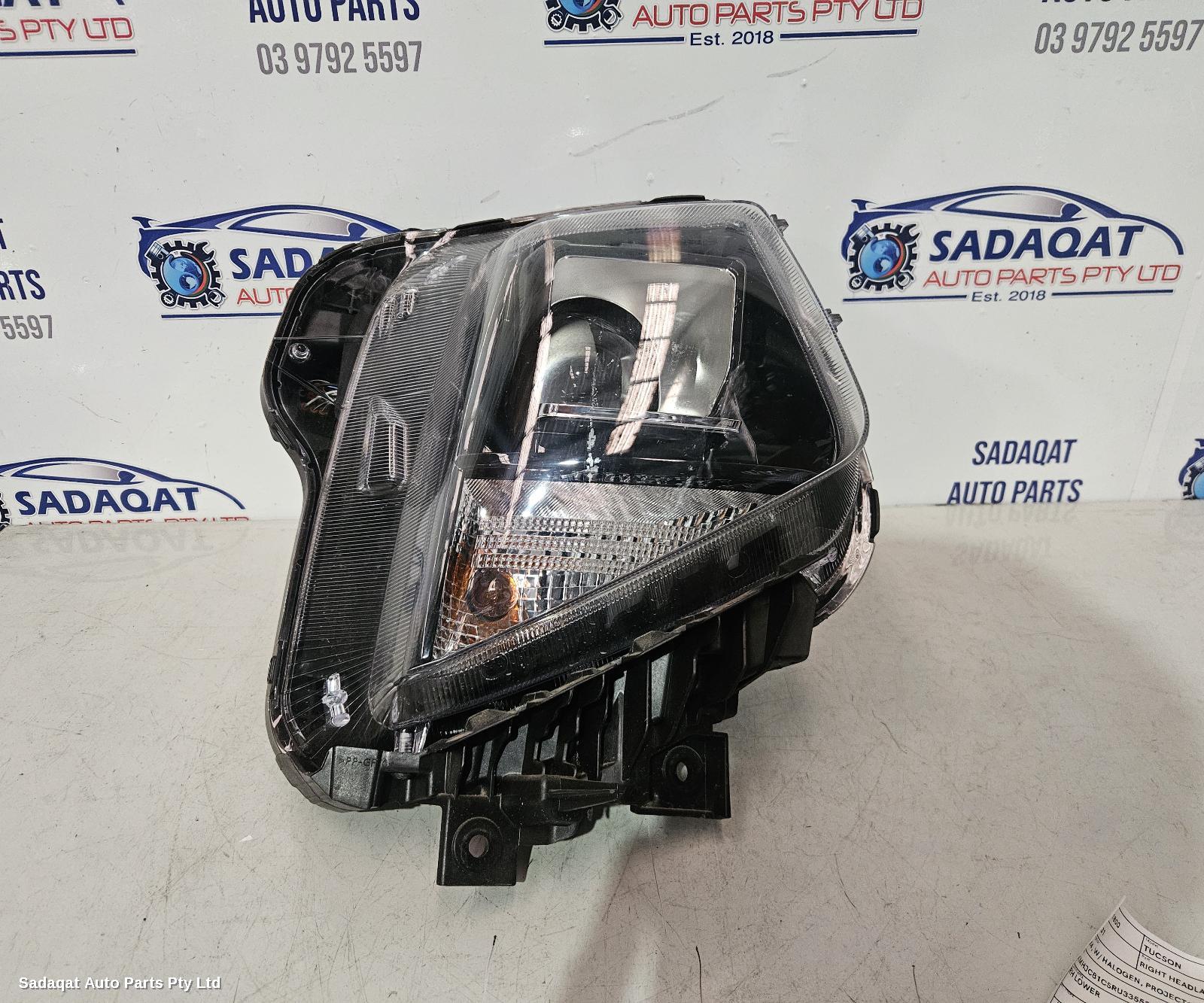 Hyundai Tucson Right Headlamp