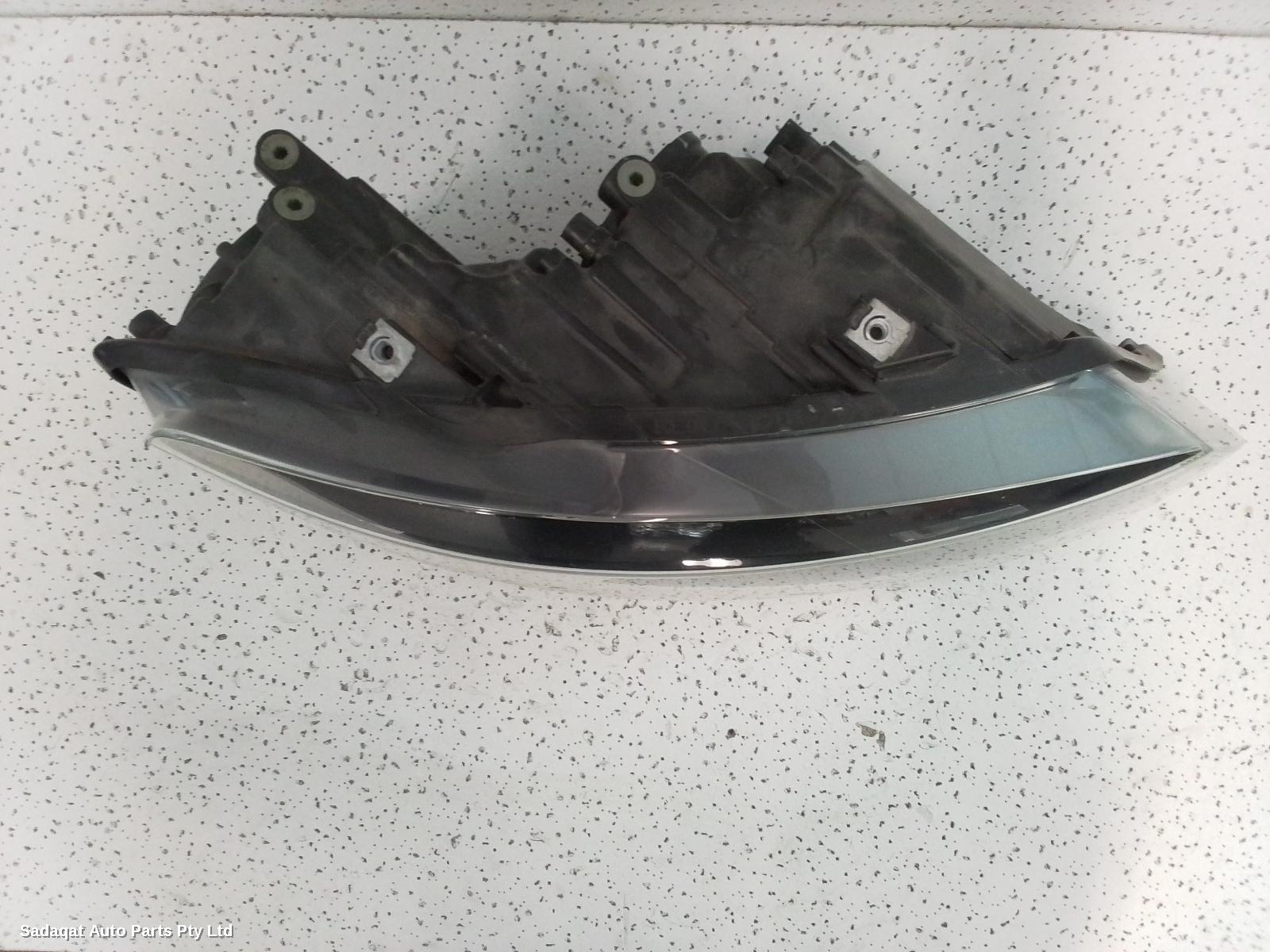 Volkswagen Polo Right Headlamp