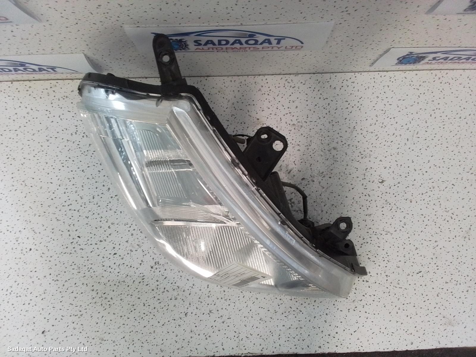 Nissan Tiida Right Headlamp