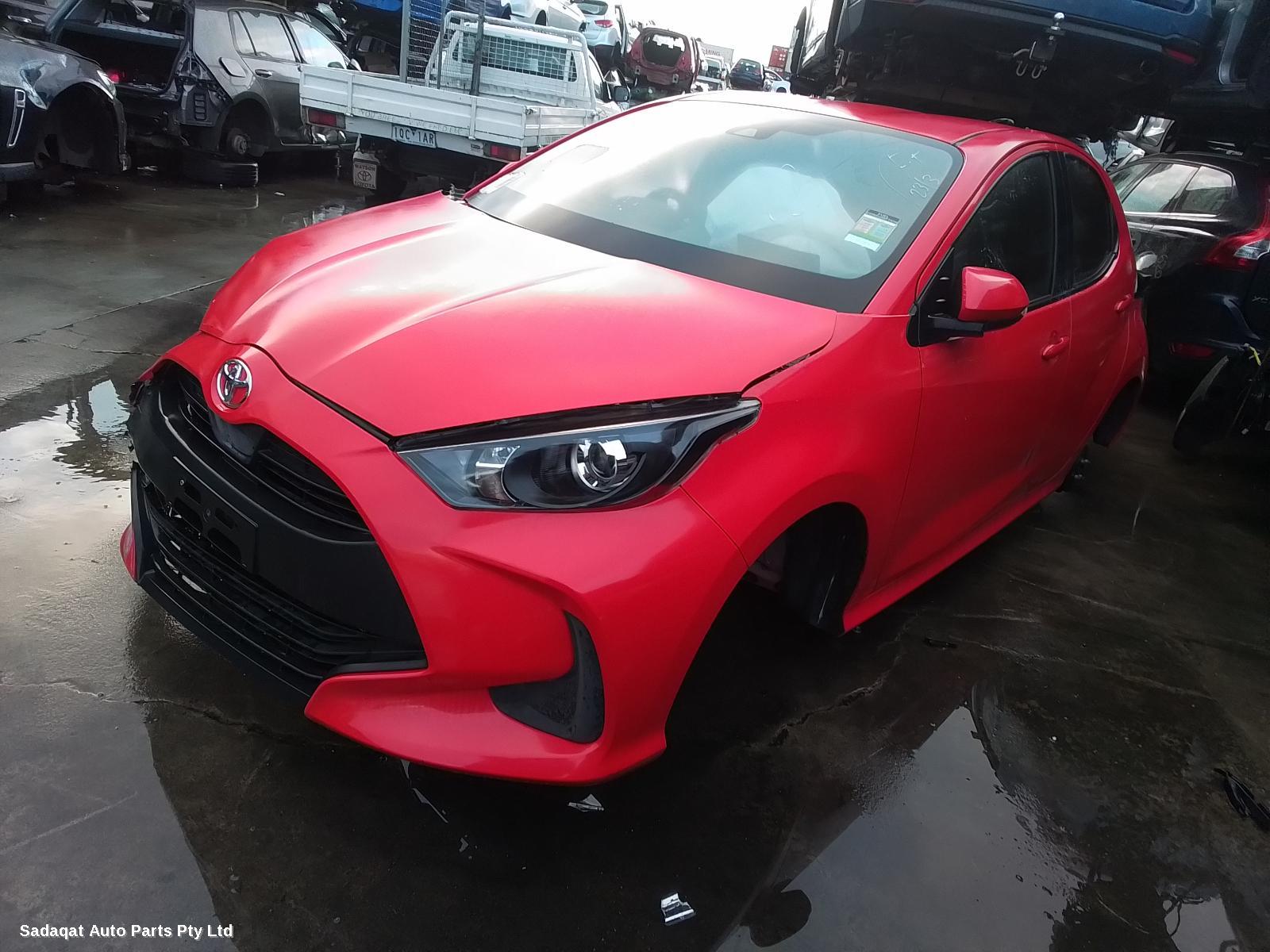 Toyota Yaris Hoodlining