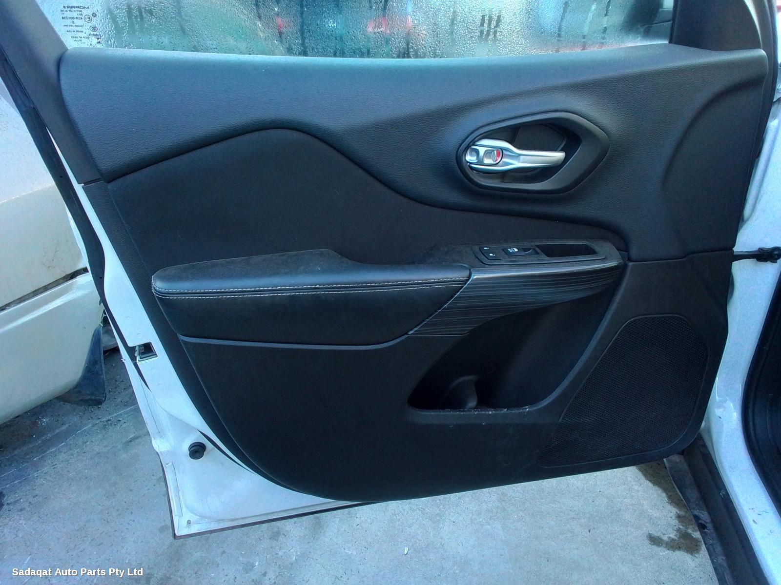 Jeep Cherokee Left Rear Hub Assembly