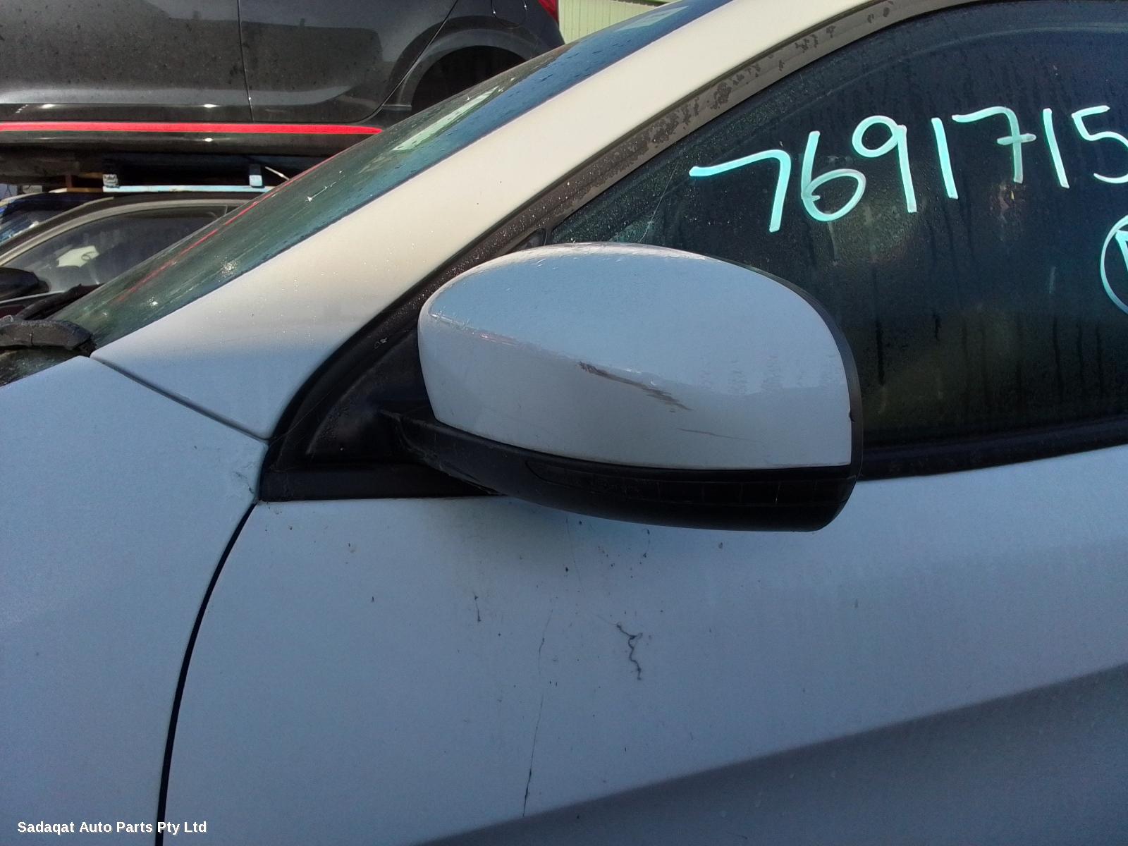 Jeep Cherokee Left Rear Hub Assembly