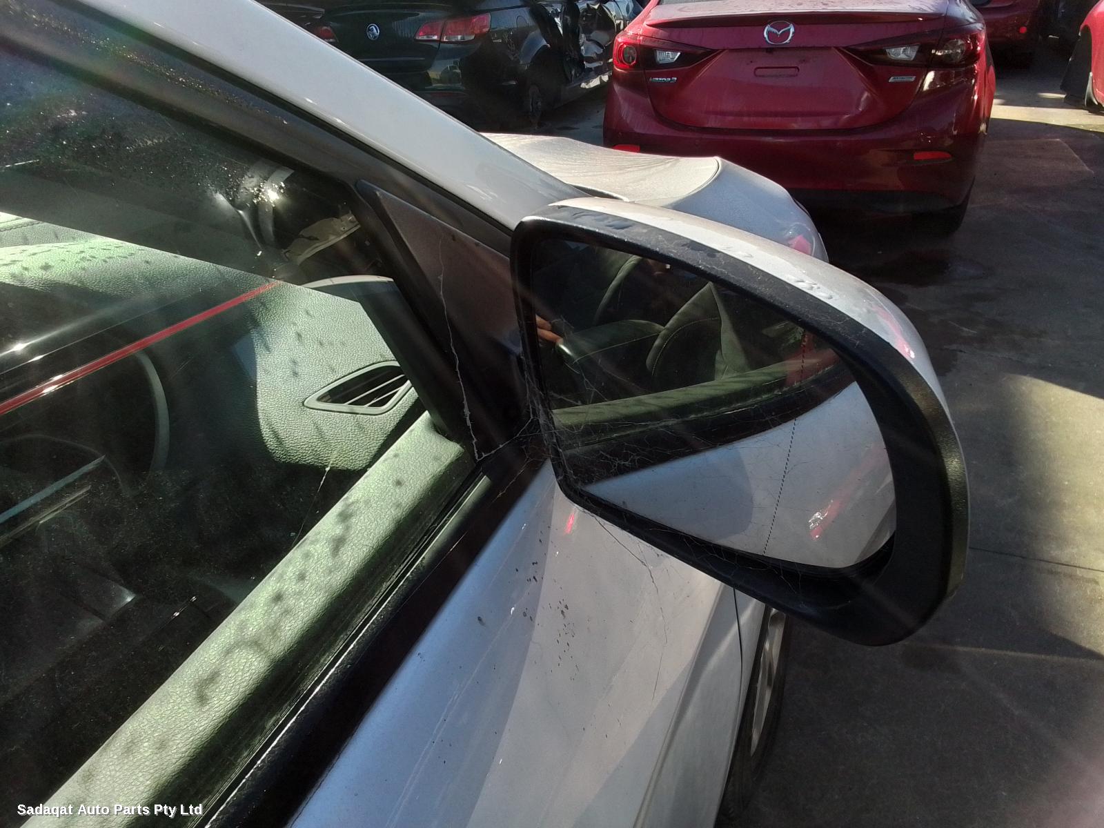 Jeep Cherokee Left Rear Hub Assembly