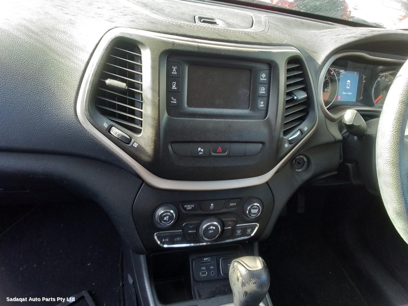 Jeep Cherokee Left Rear Hub Assembly