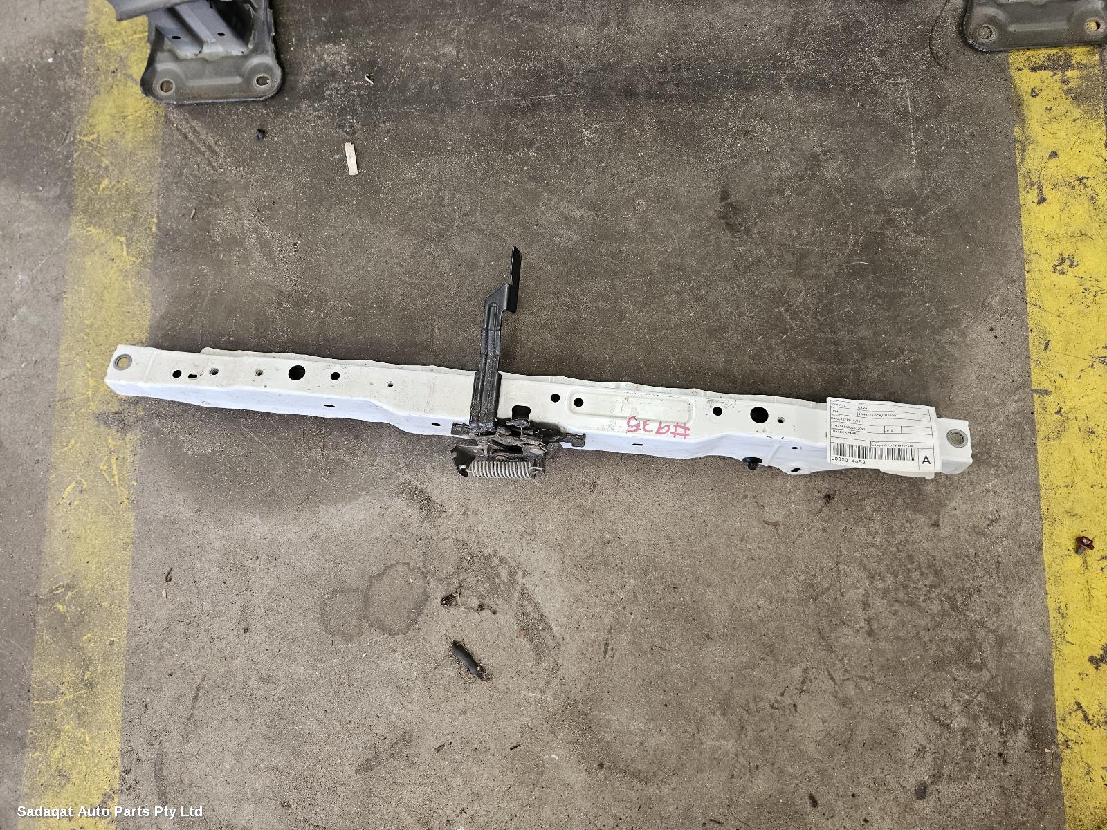 Toyota Rav4 Bonnet Lock/support