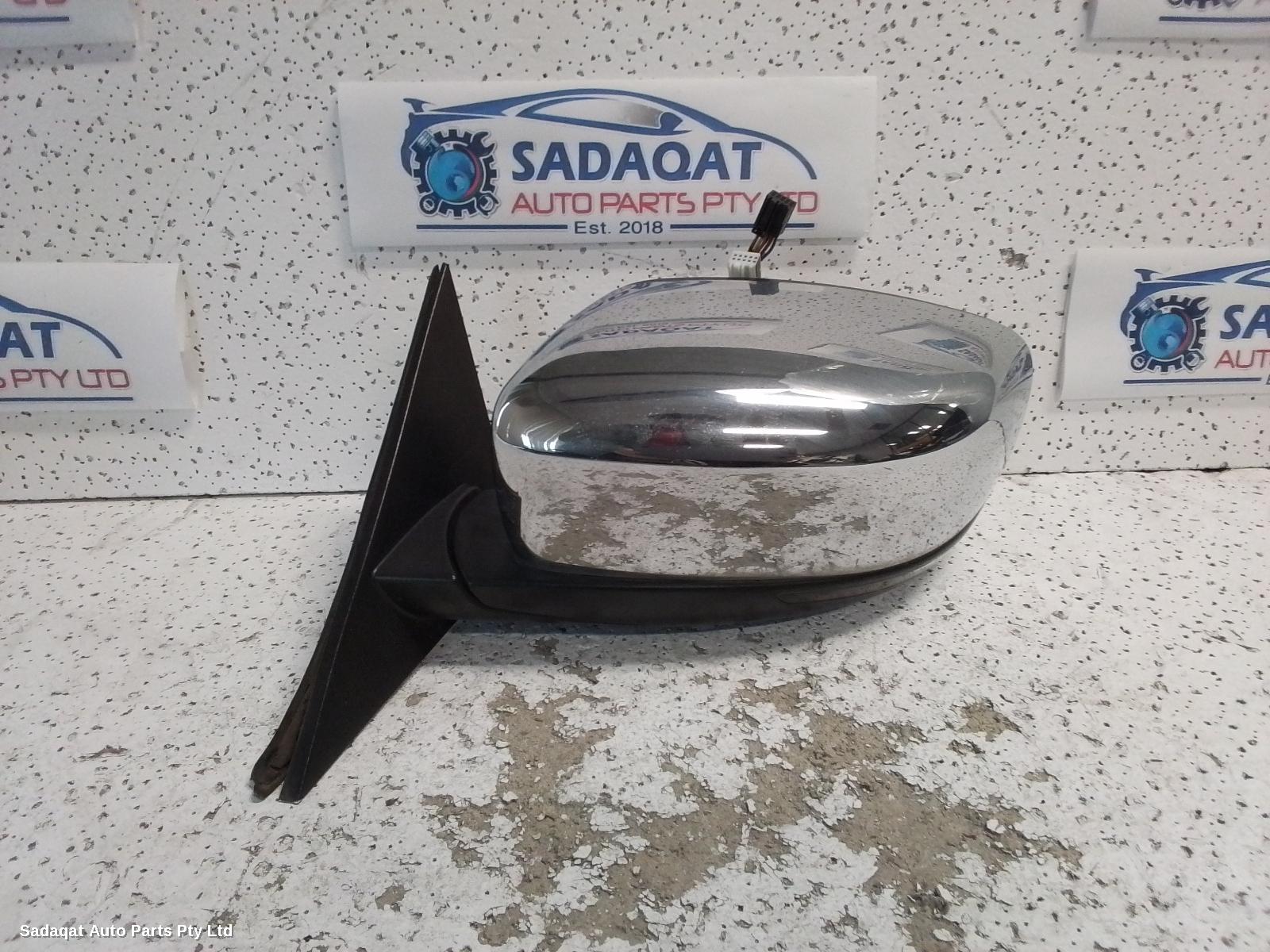 Chrysler 300c Left Door Mirror