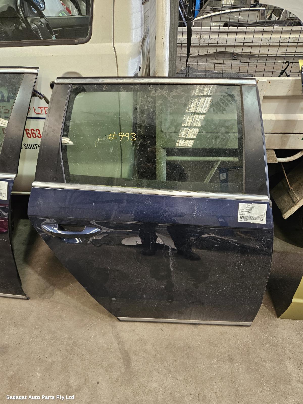 Volkswagen Passat Right_rear_door_sliding